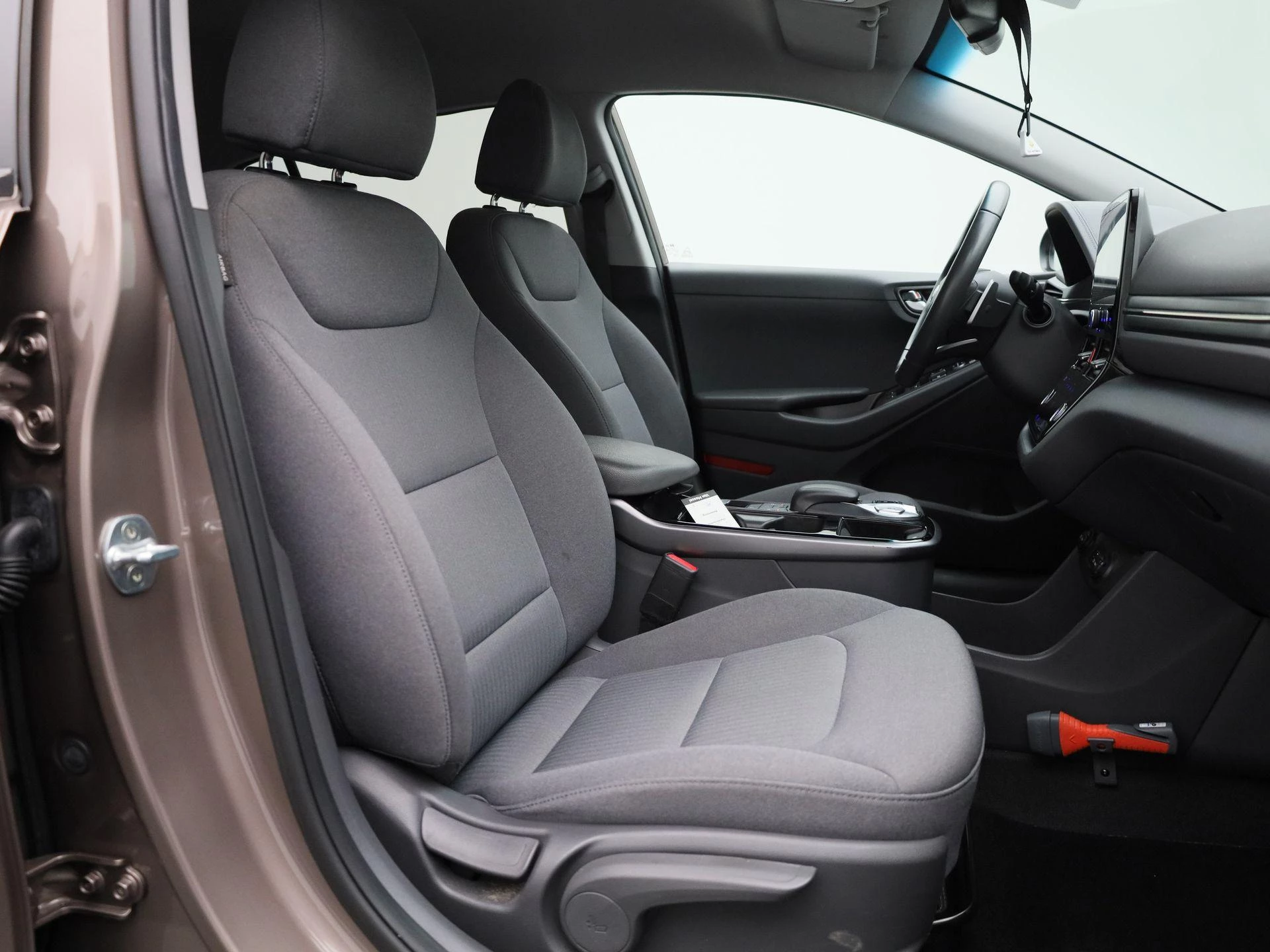 Hyundai-IONIQ-image-33