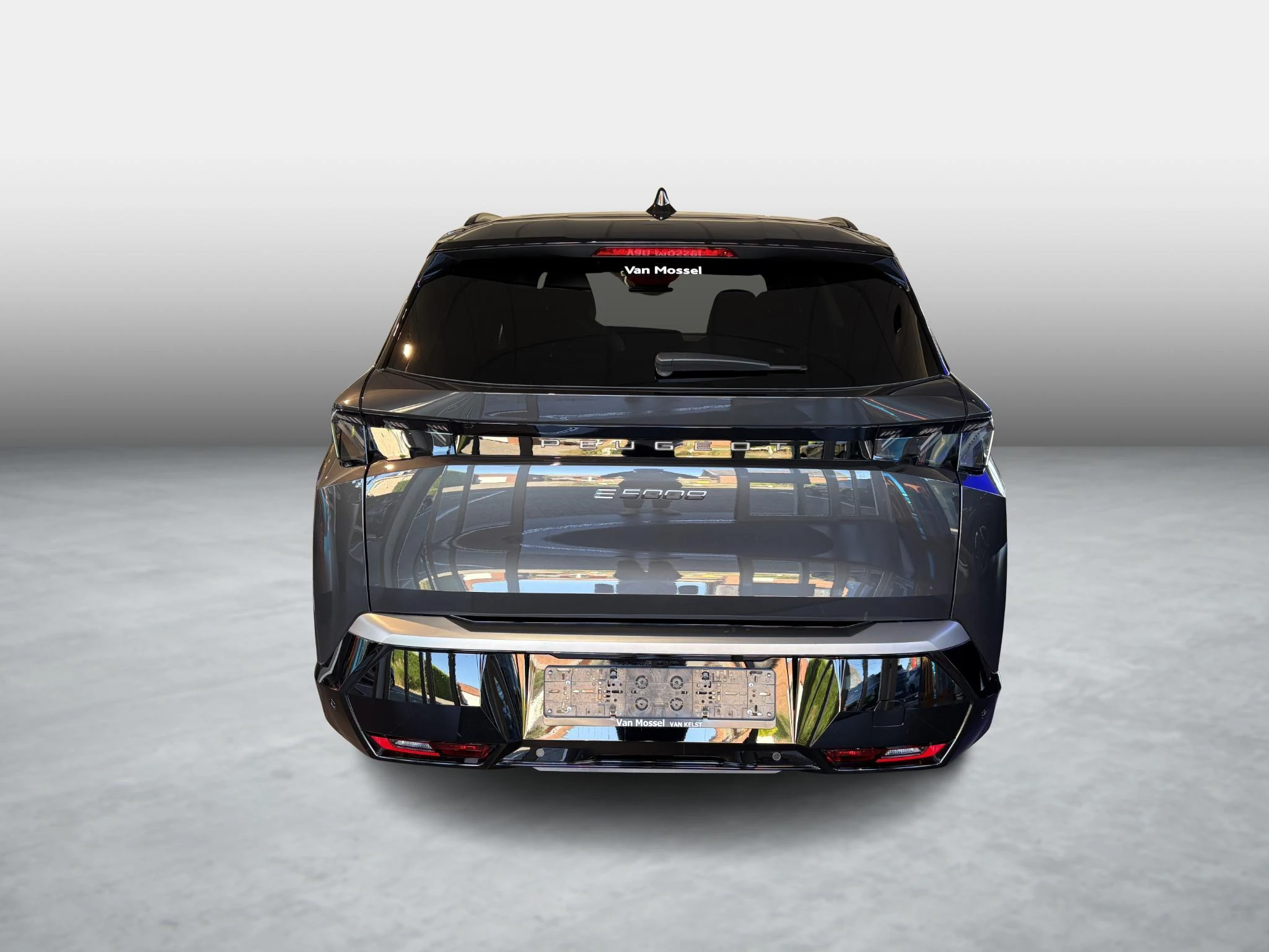 Peugeot-e-5008-image-3