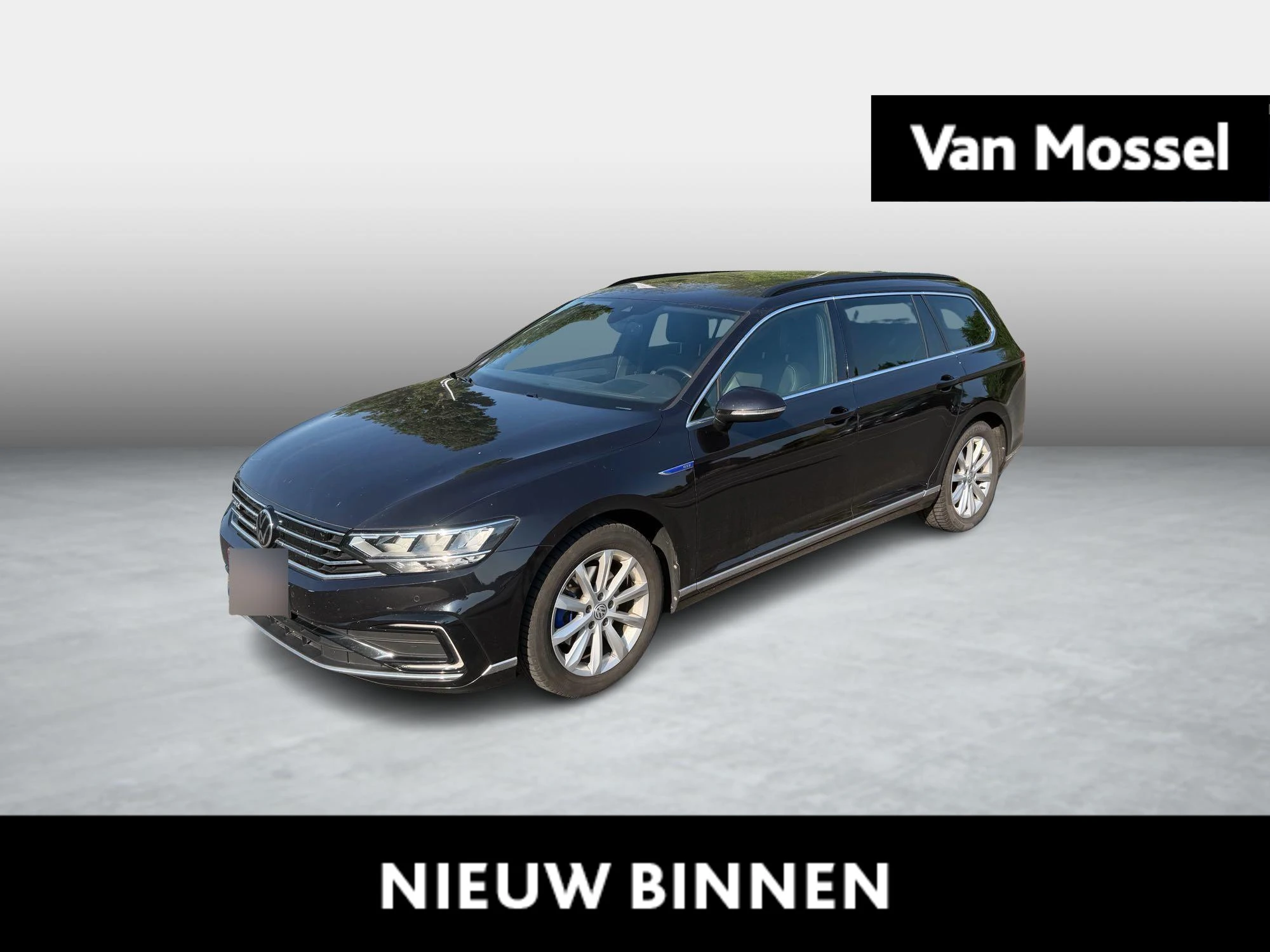 Volkswagen-Passat-image-0
