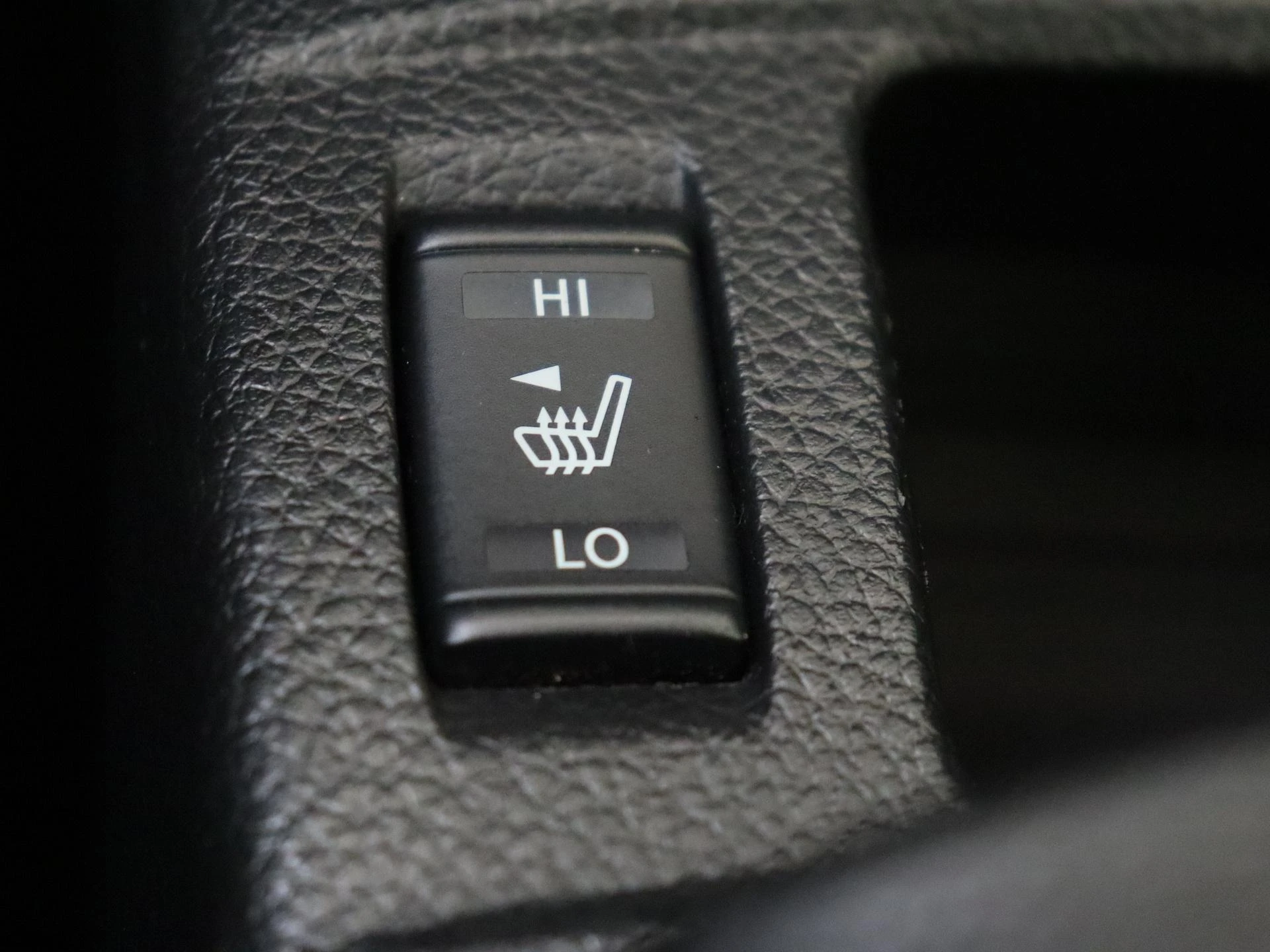 Nissan-QASHQAI-image-24
