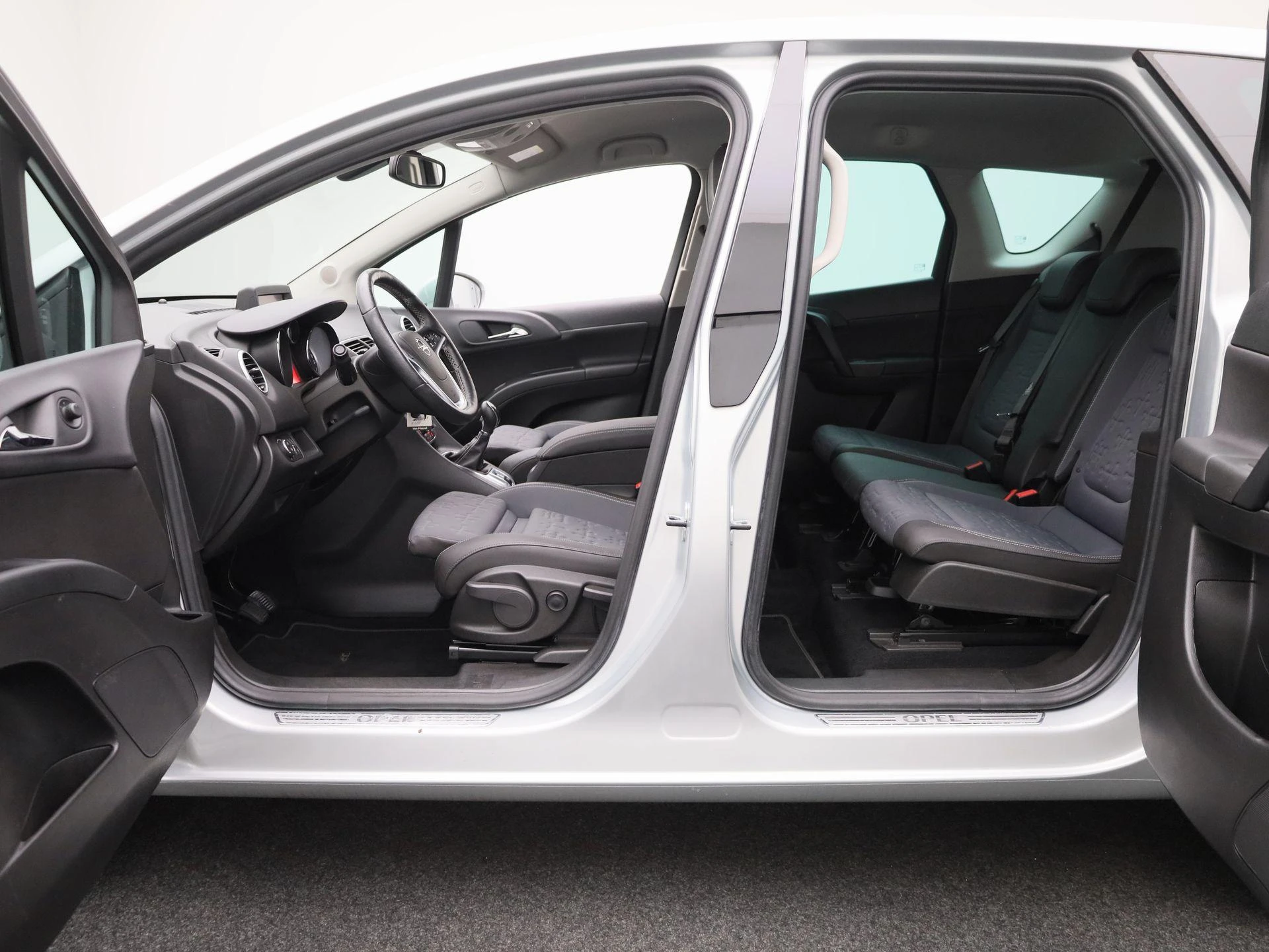 Opel-Meriva-image-12