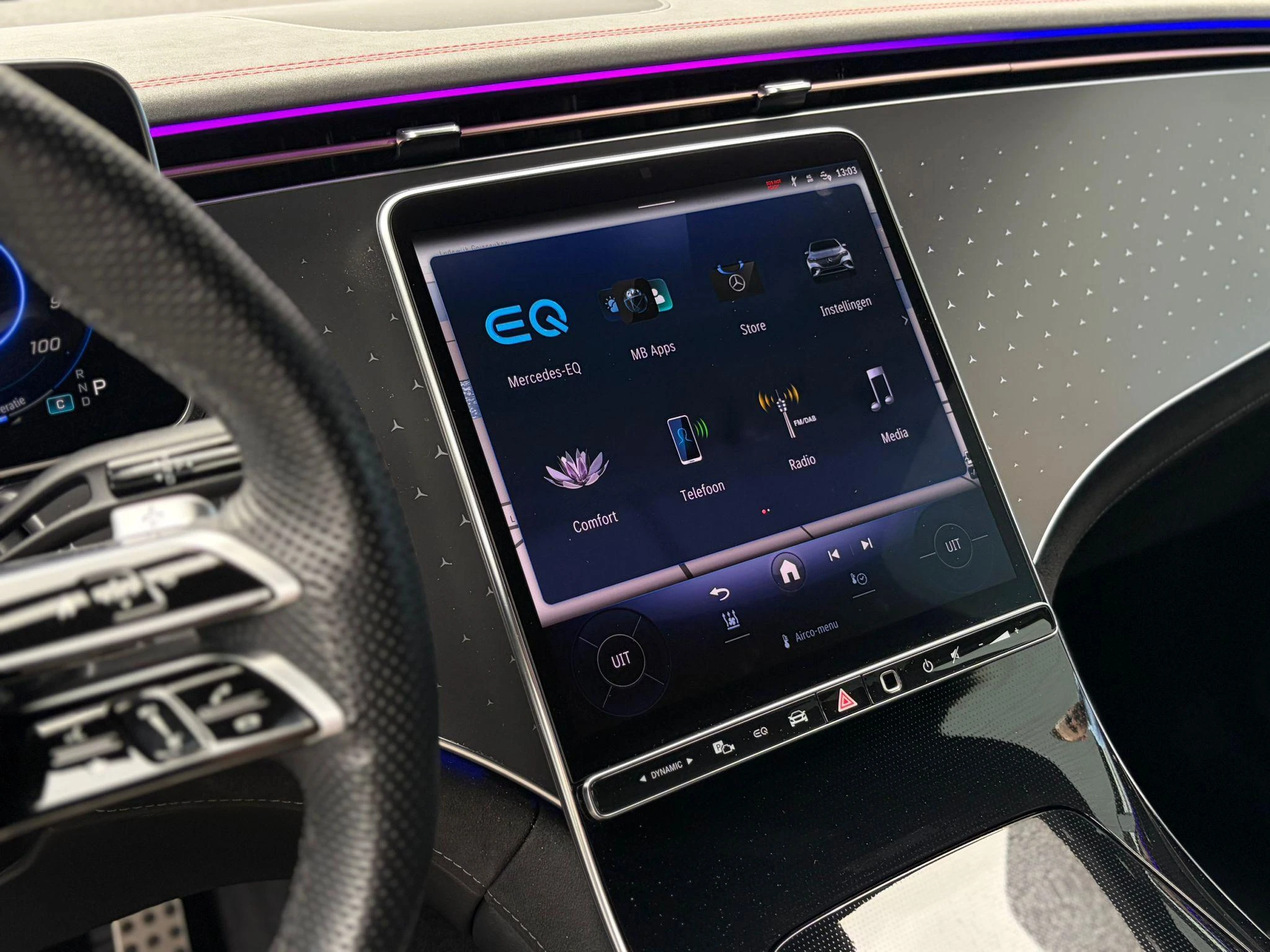 Mercedes-Benz-EQE-image-16