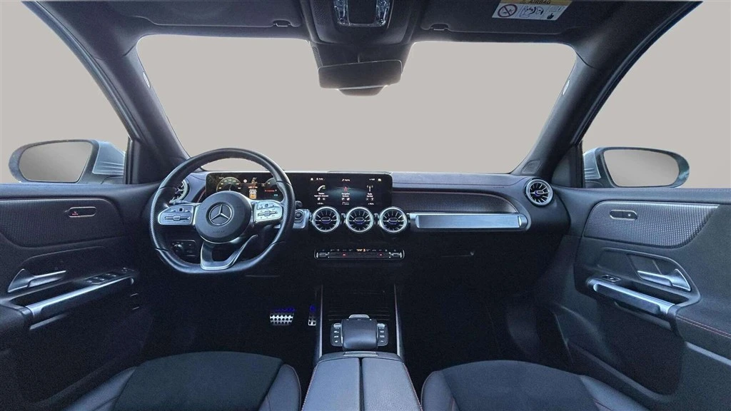 Mercedes-Benz-EQB-image-12