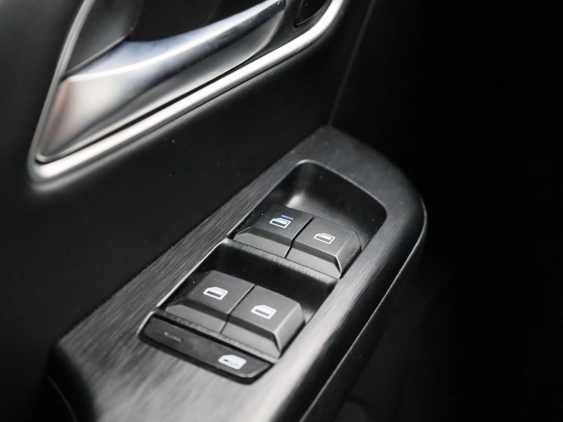 MG-ZS-image-34