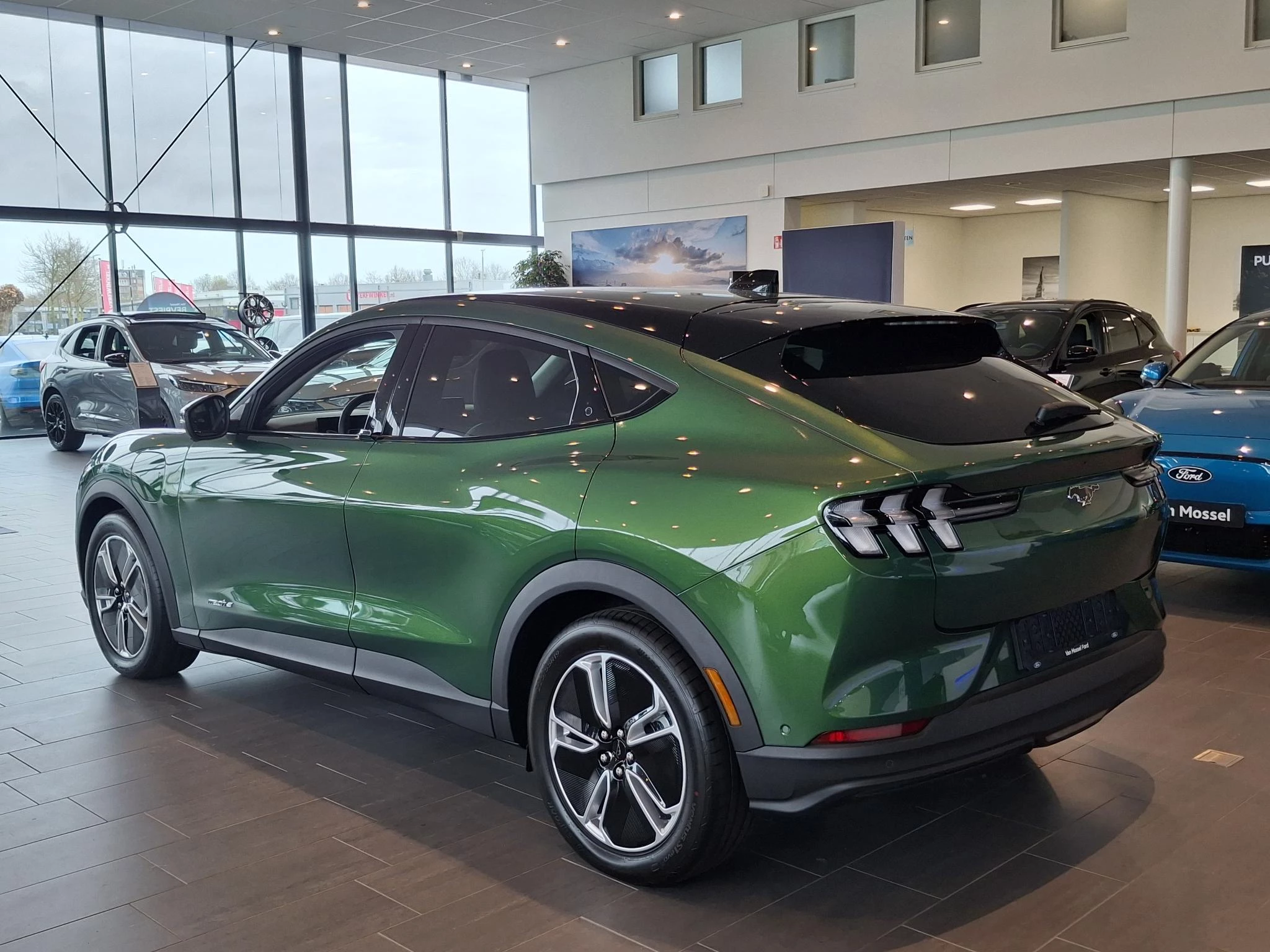 Ford Mustang Mach-E Standard RWD 75 kWh