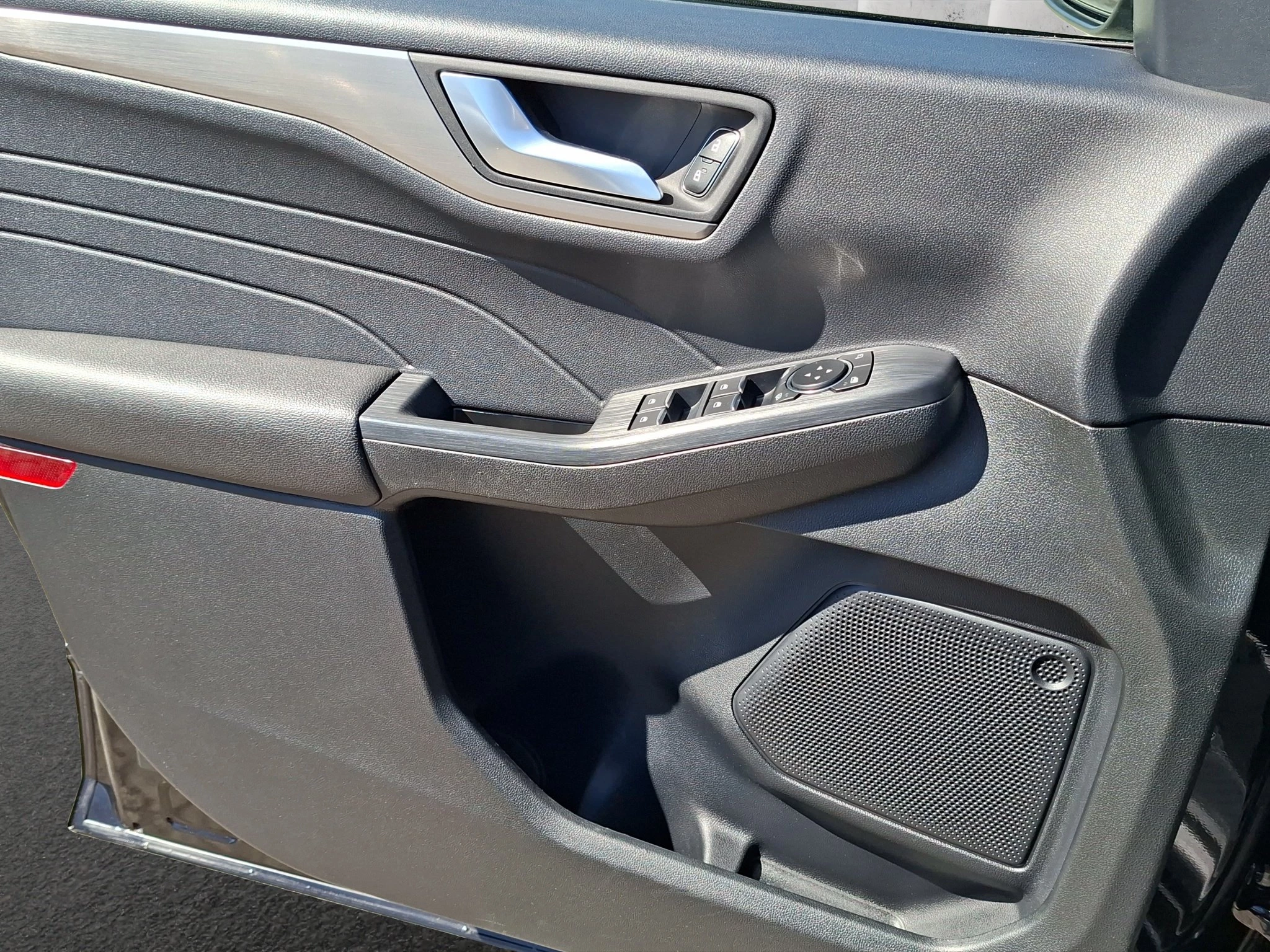 Ford Kuga Titanium 1.5 EB LED | GJR | RFK | SHZ | PDC | LMF | Navi | BT