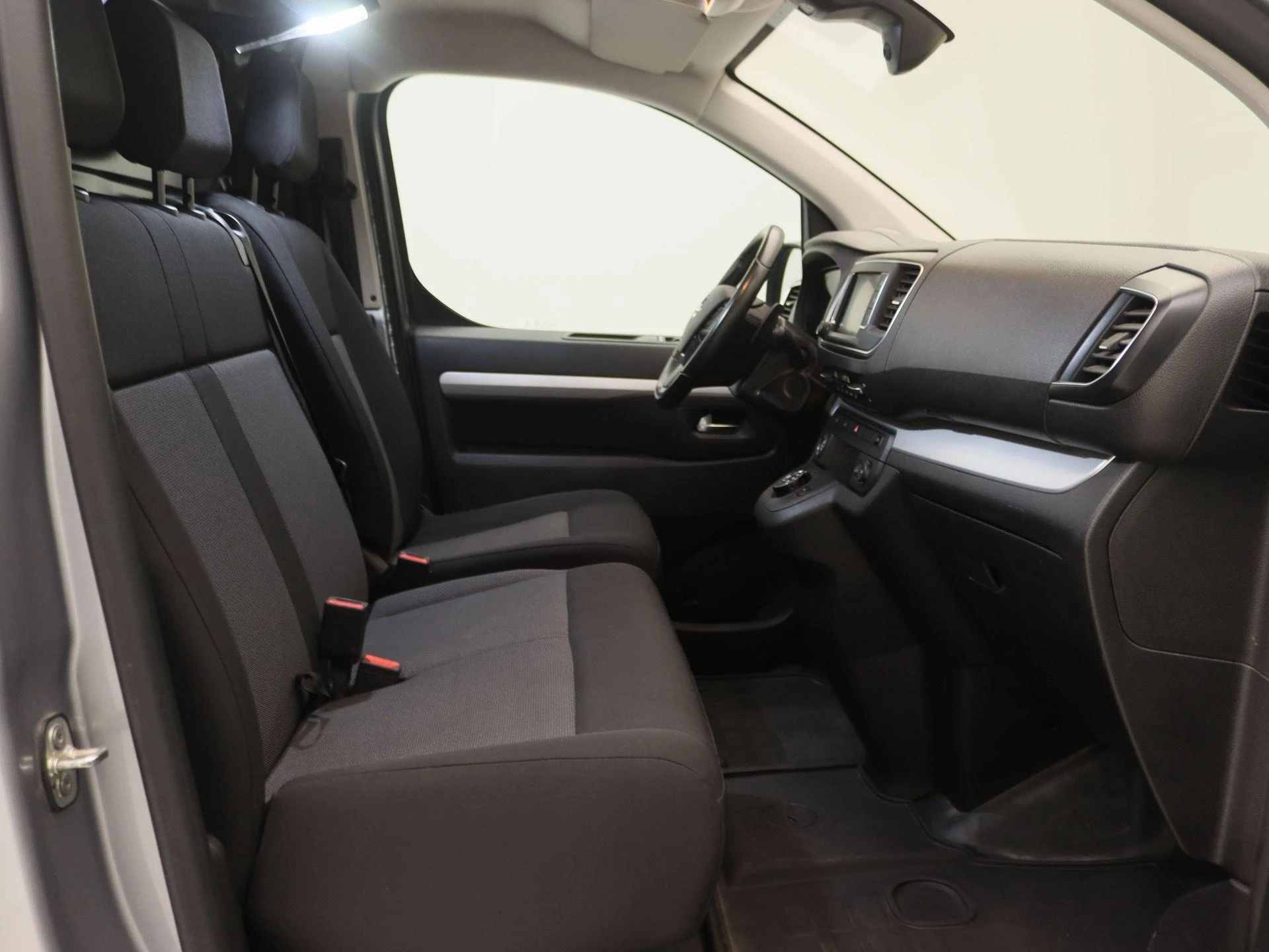 Opel-Vivaro-image-20
