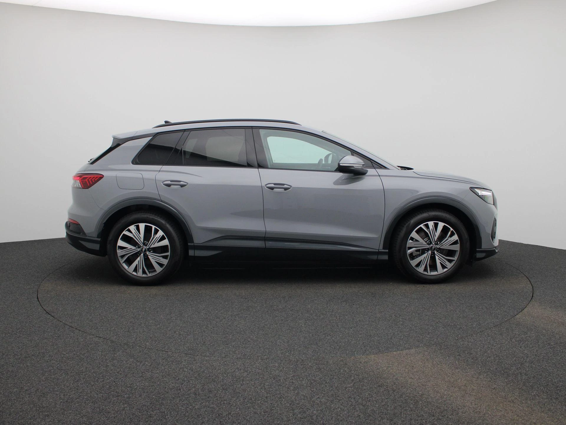 Audi-Q4 e-tron-image-5