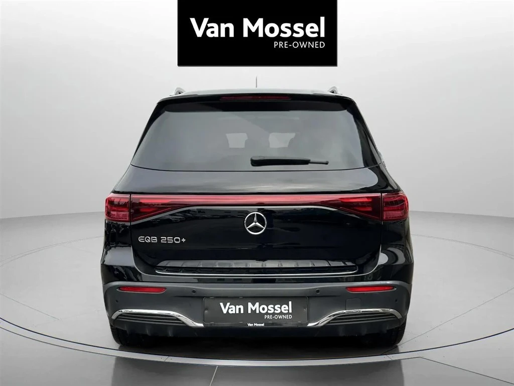 Mercedes-Benz-EQB-image-5