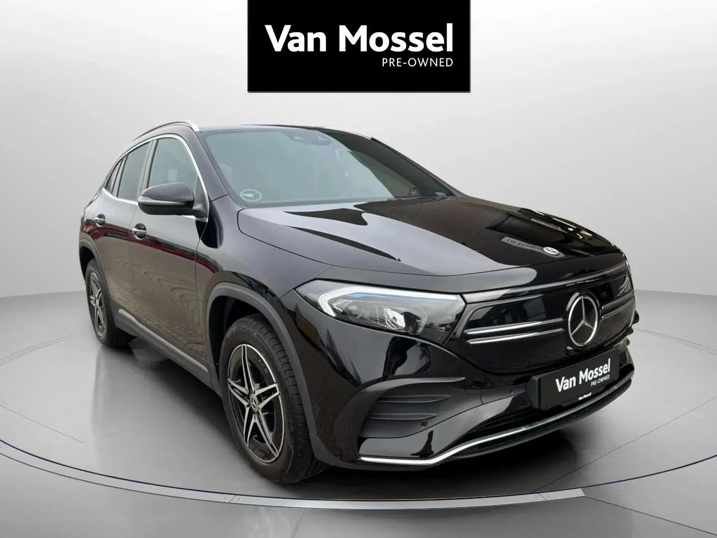 Mercedes-Benz-EQA-image-2