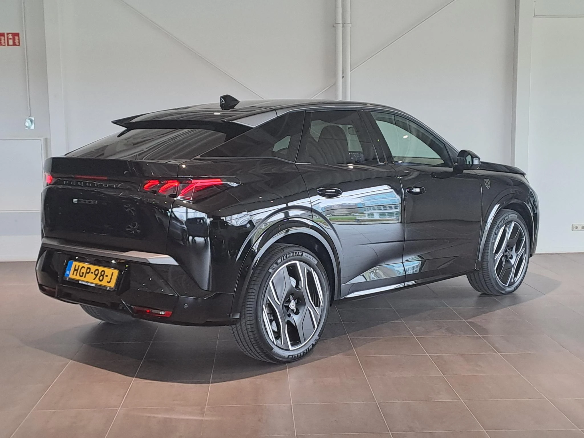 Peugeot-e-3008-image-5