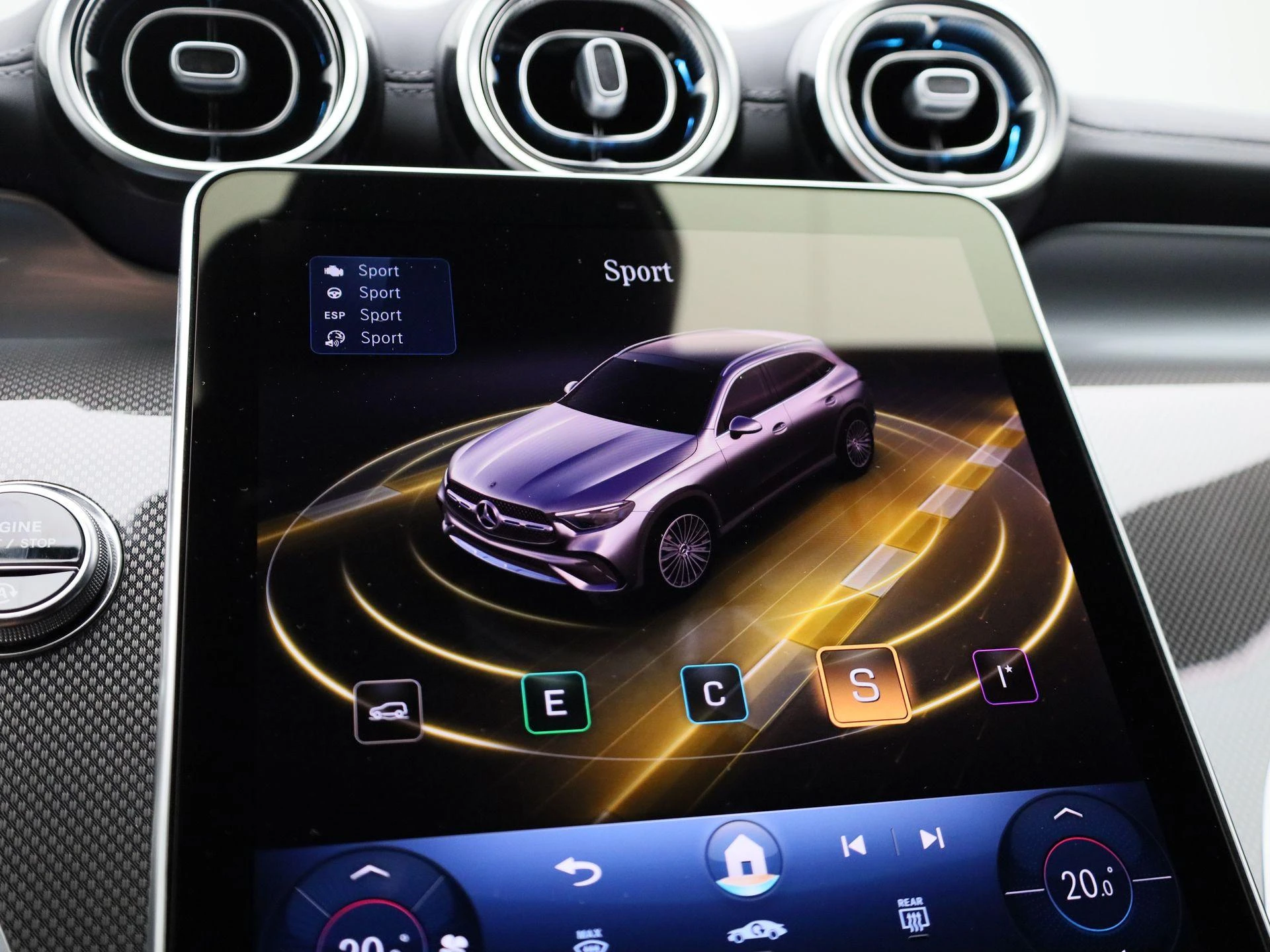 Mercedes-Benz-GLC-image-32