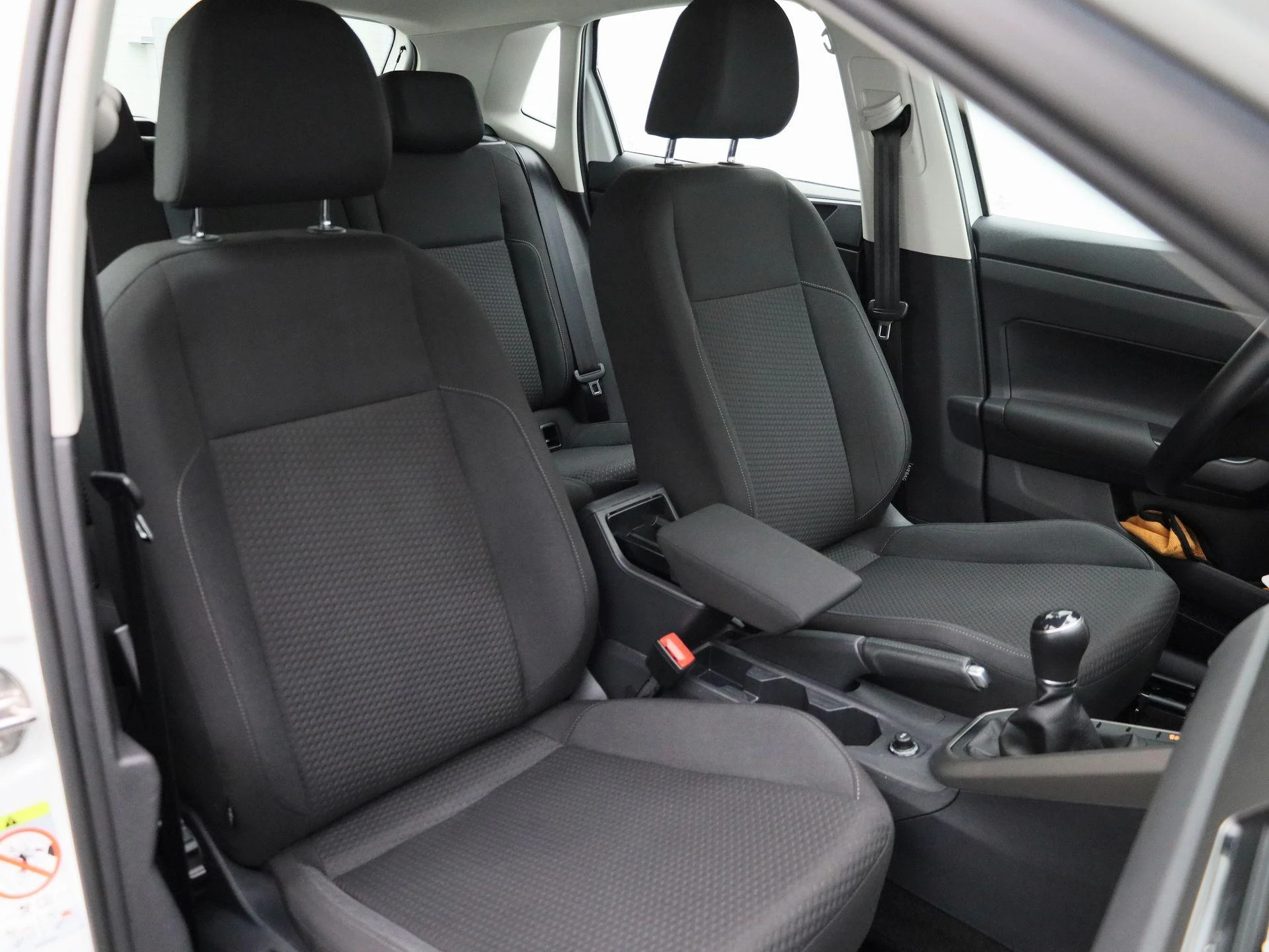Volkswagen-Polo-image-34