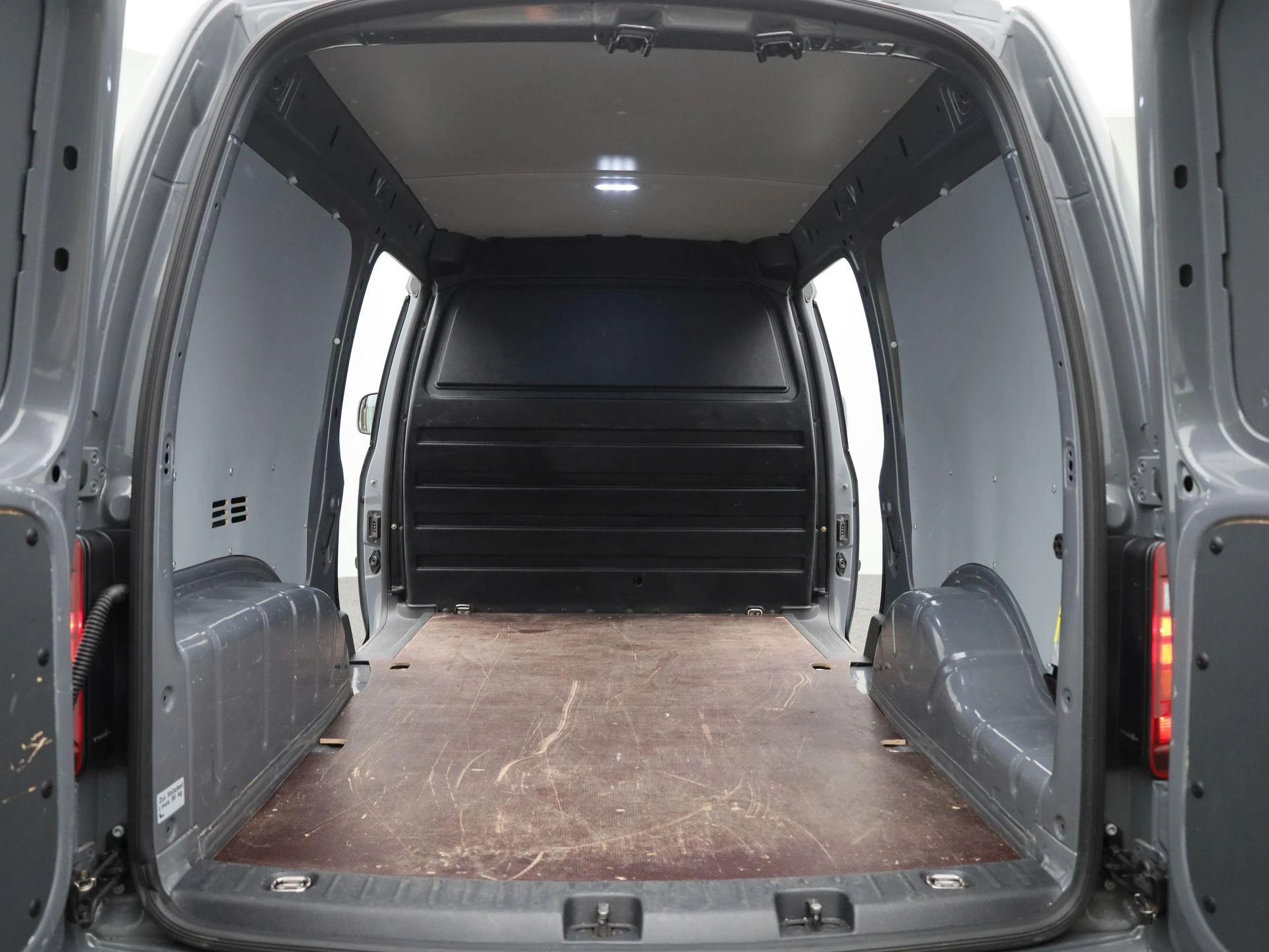 Volkswagen-Caddy-image-14