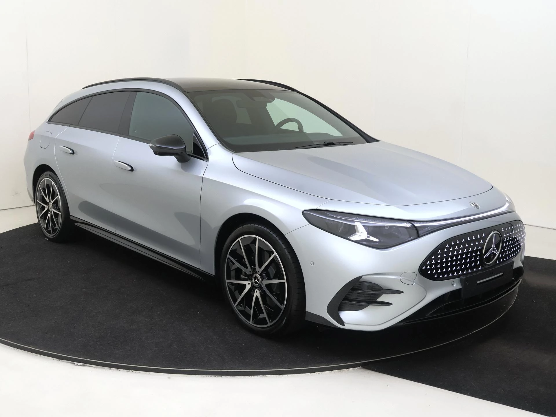 Mercedes-Benz-CLA-image-1