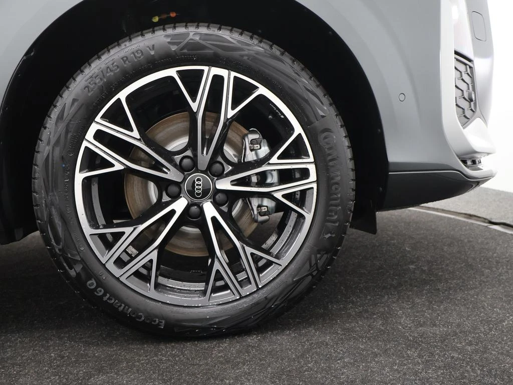 Audi-Q3-image-10