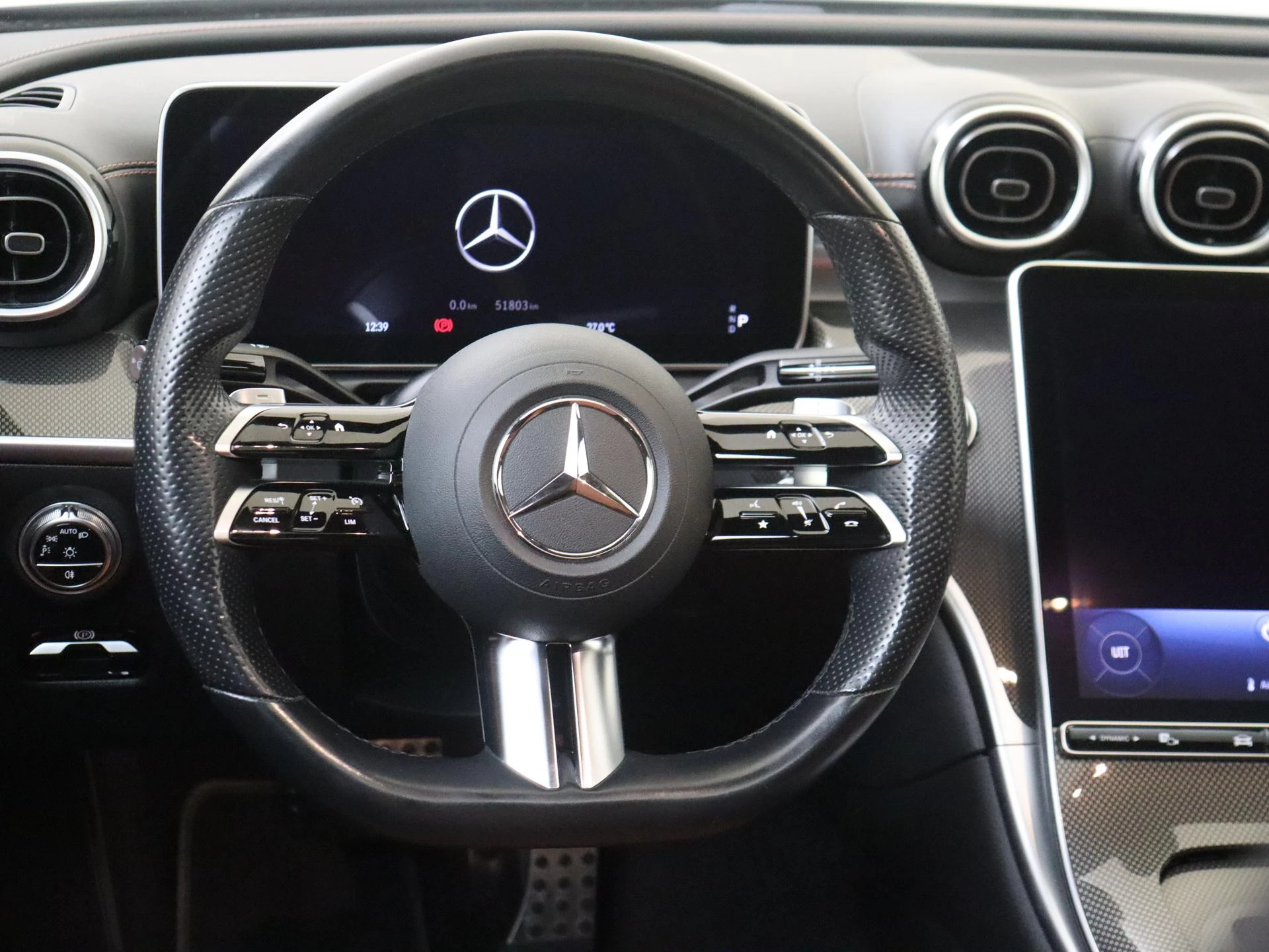 Mercedes-Benz-C-Klasse-image-10