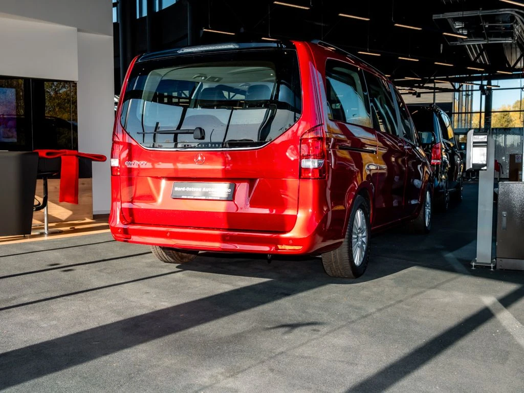 Mercedes-Benz-EQV 300-image-5
