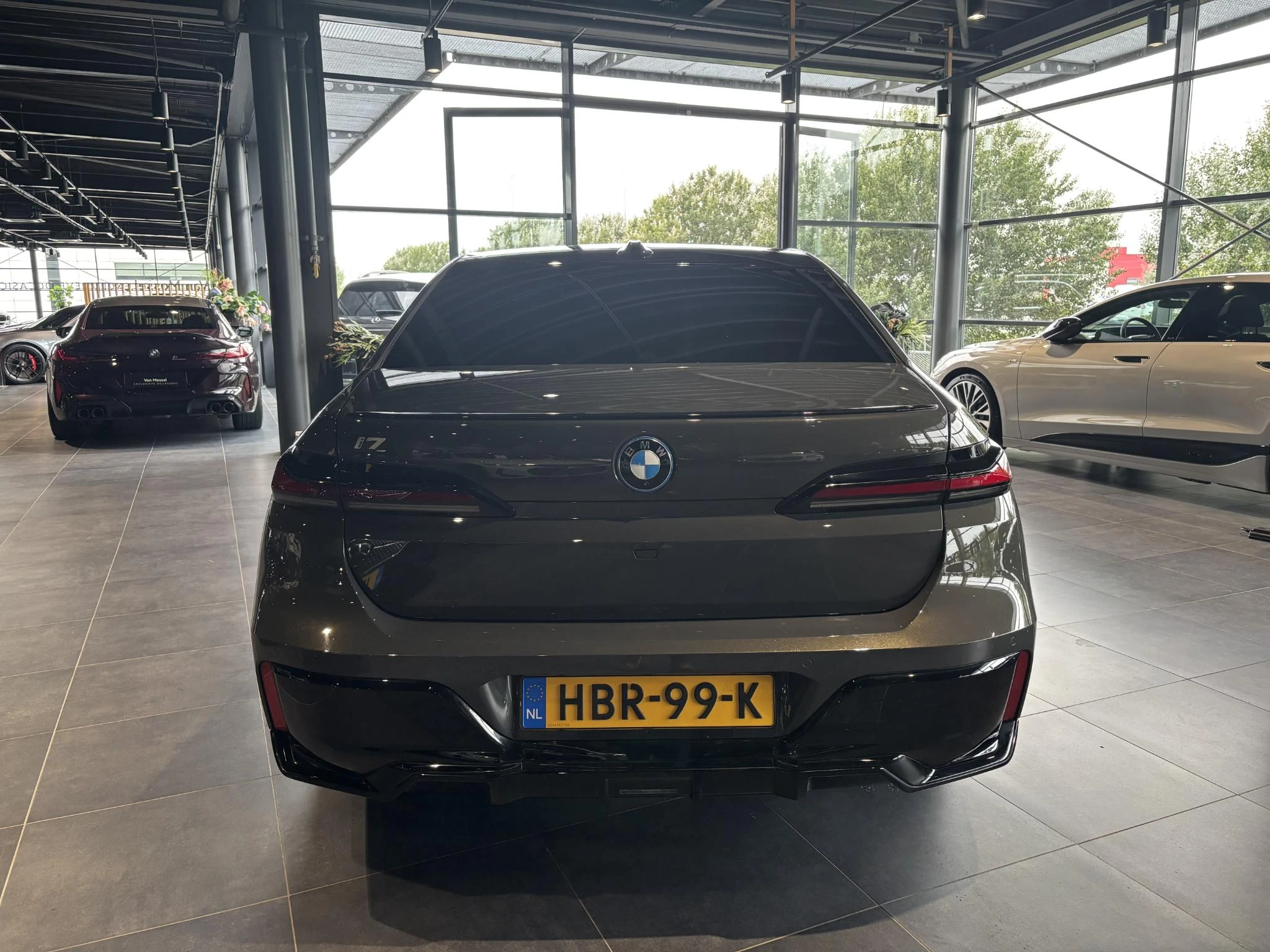 BMW-i7-image-4