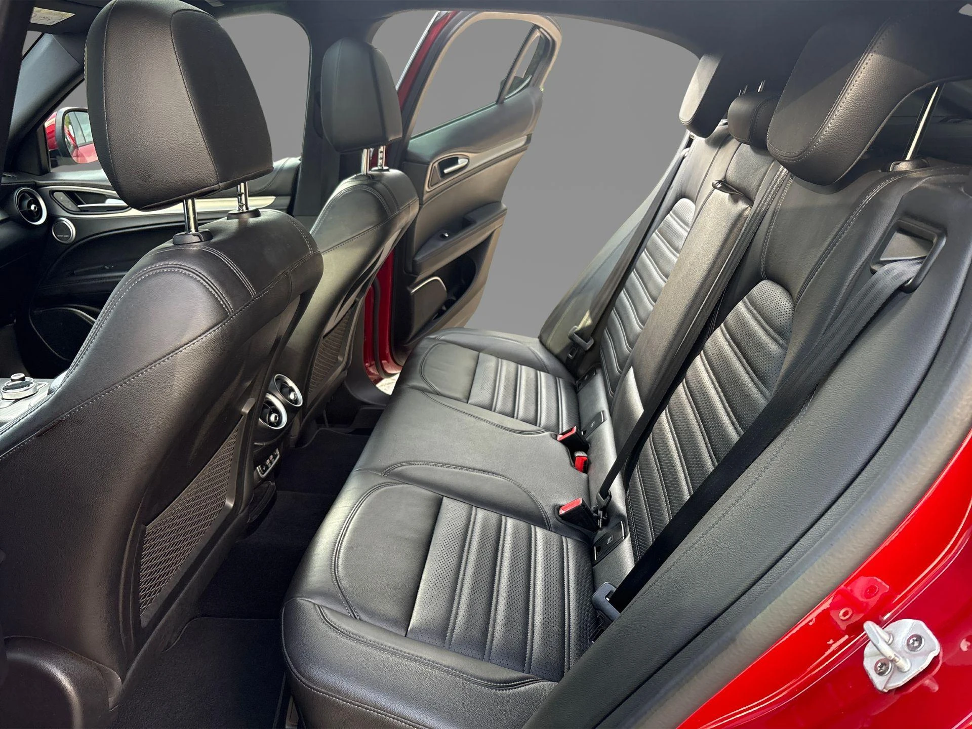 Alfa Romeo-Stelvio-image-6