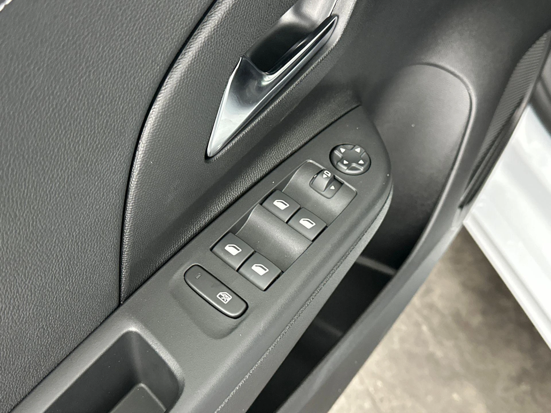 Opel-Corsa-image-9
