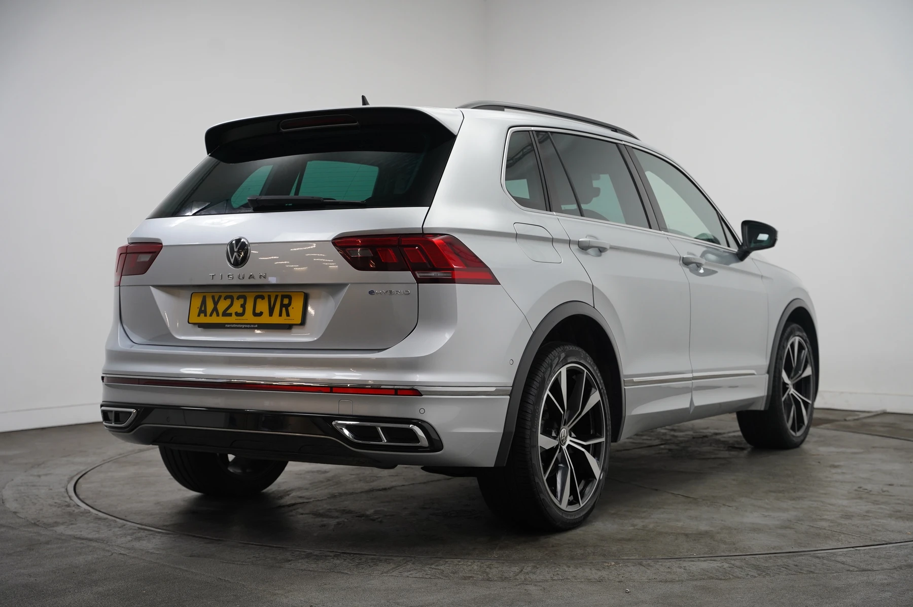 Volkswagen-Tiguan-image-14