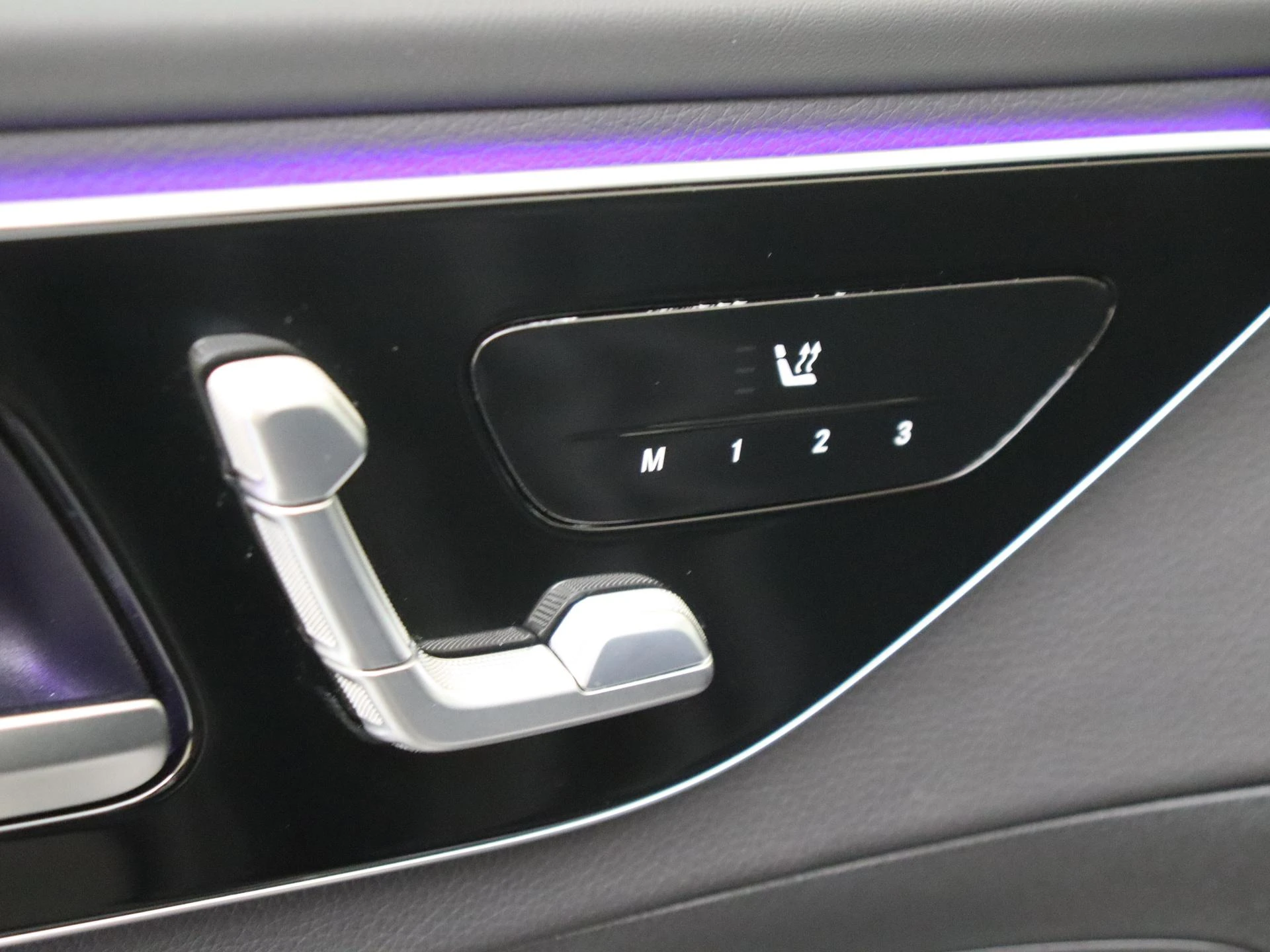 Mercedes-Benz-C-Klasse-image-24