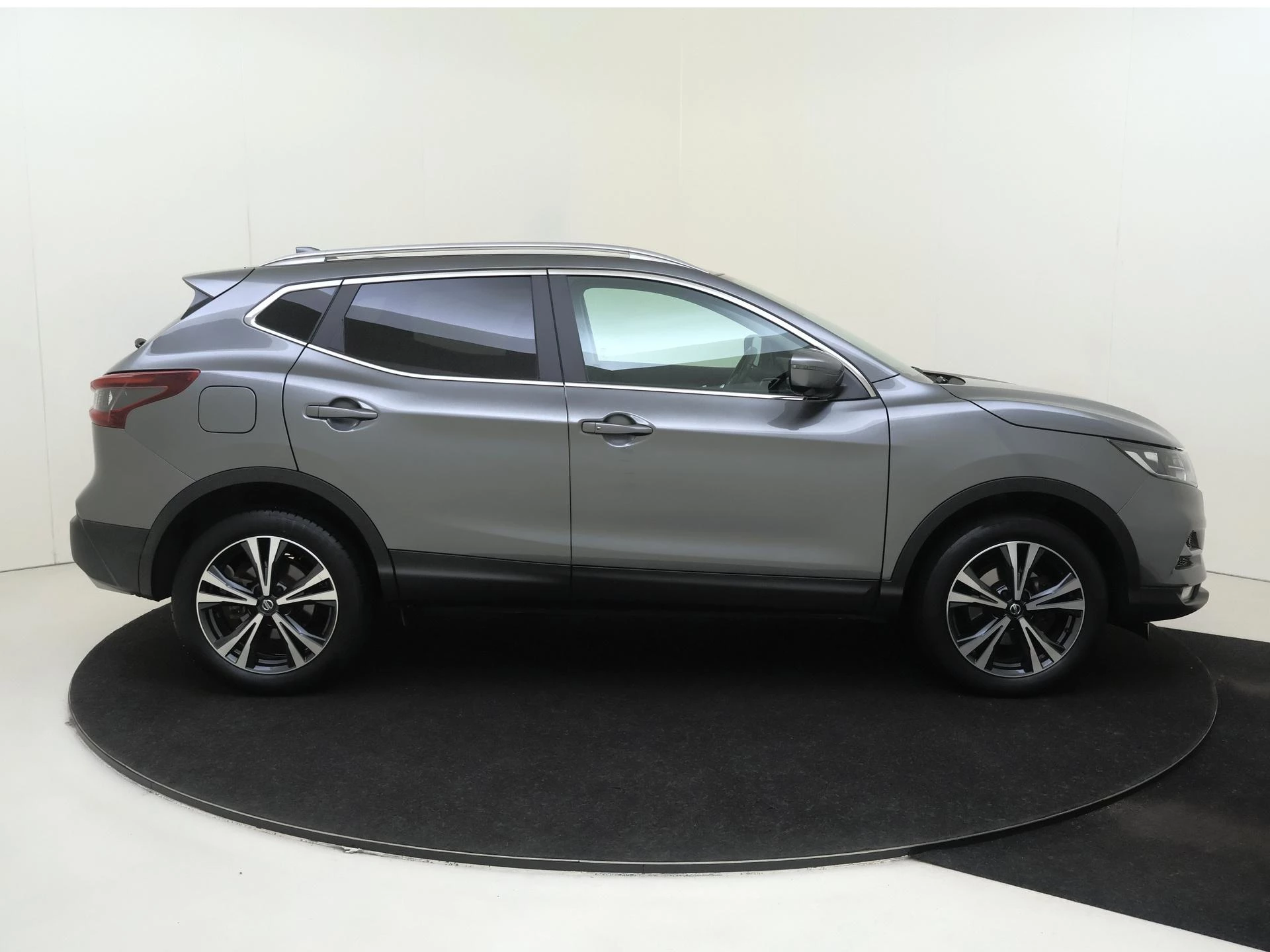 Nissan QASHQAI 1.3 DIG-T Design Edition