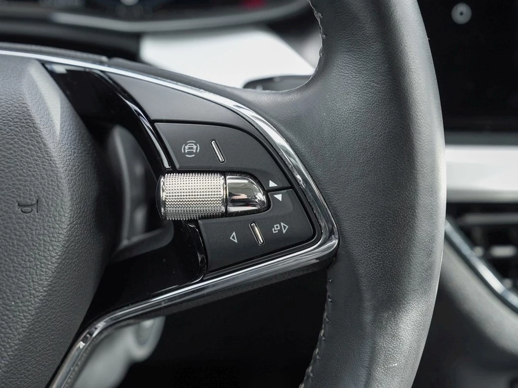 Škoda Kamiq 1,0 TSI DSG Ambition,LED,ACC,ALU Kamera,Climatronic,Park-Pilot