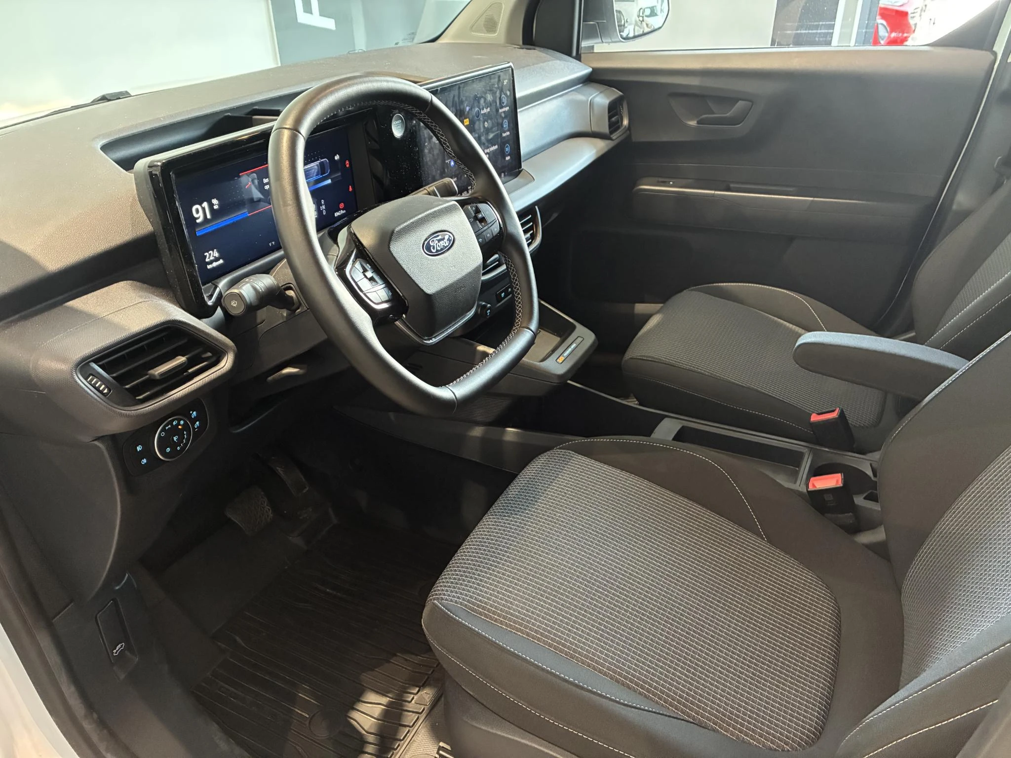 Ford-E-Transit Courier-image-8