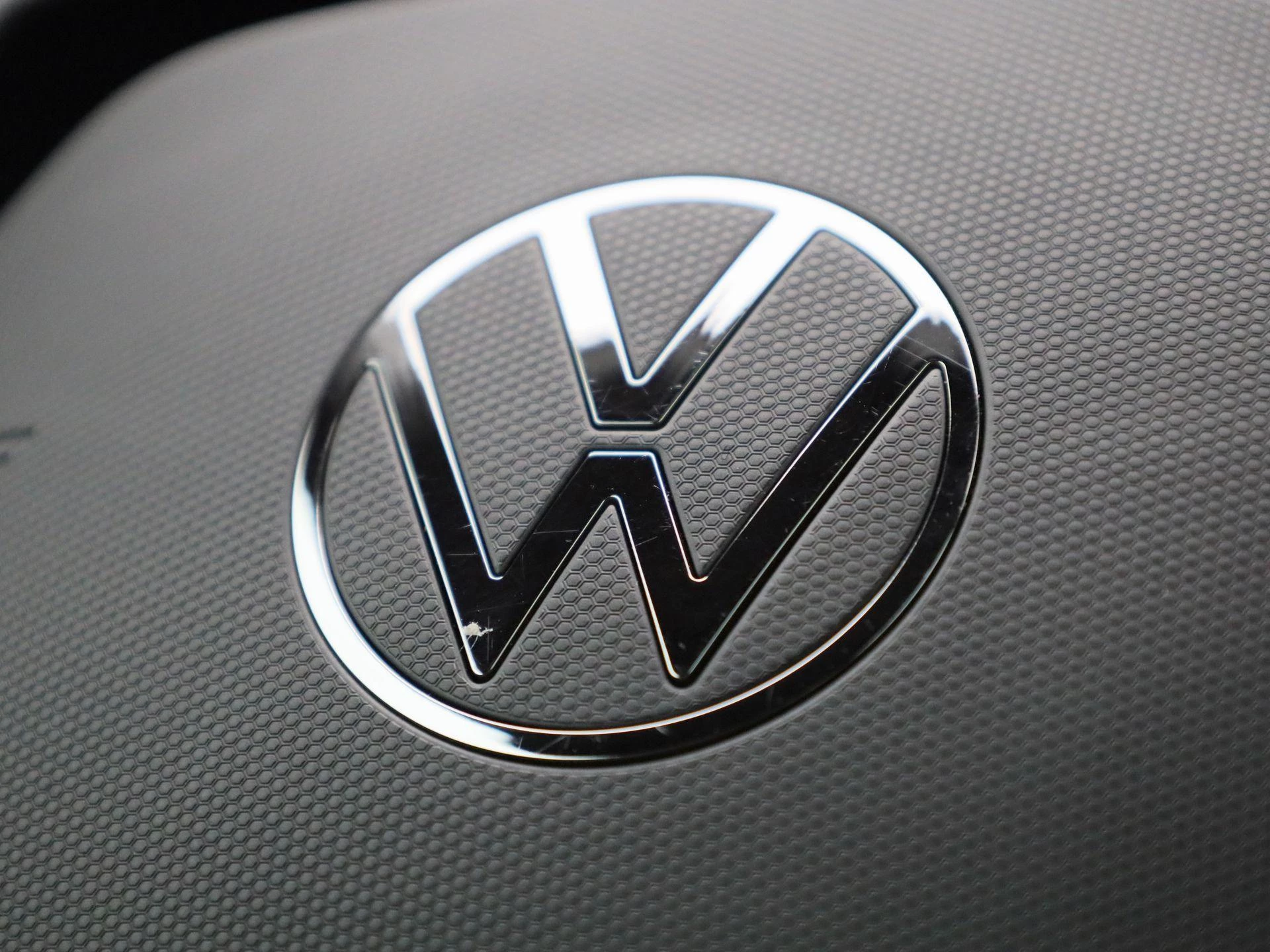 Volkswagen-T-Roc-image-39