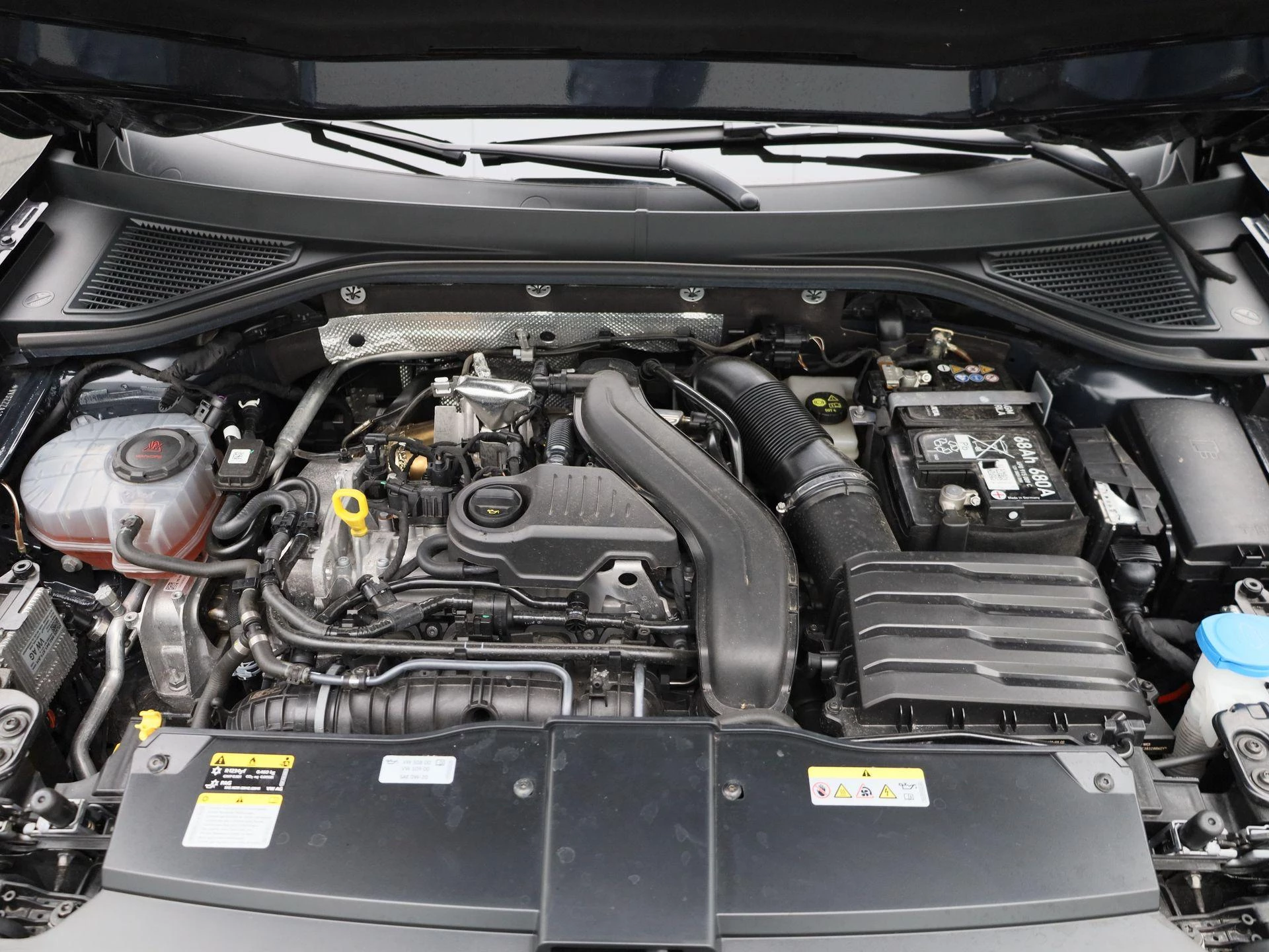 Volkswagen-T-Roc-image-48