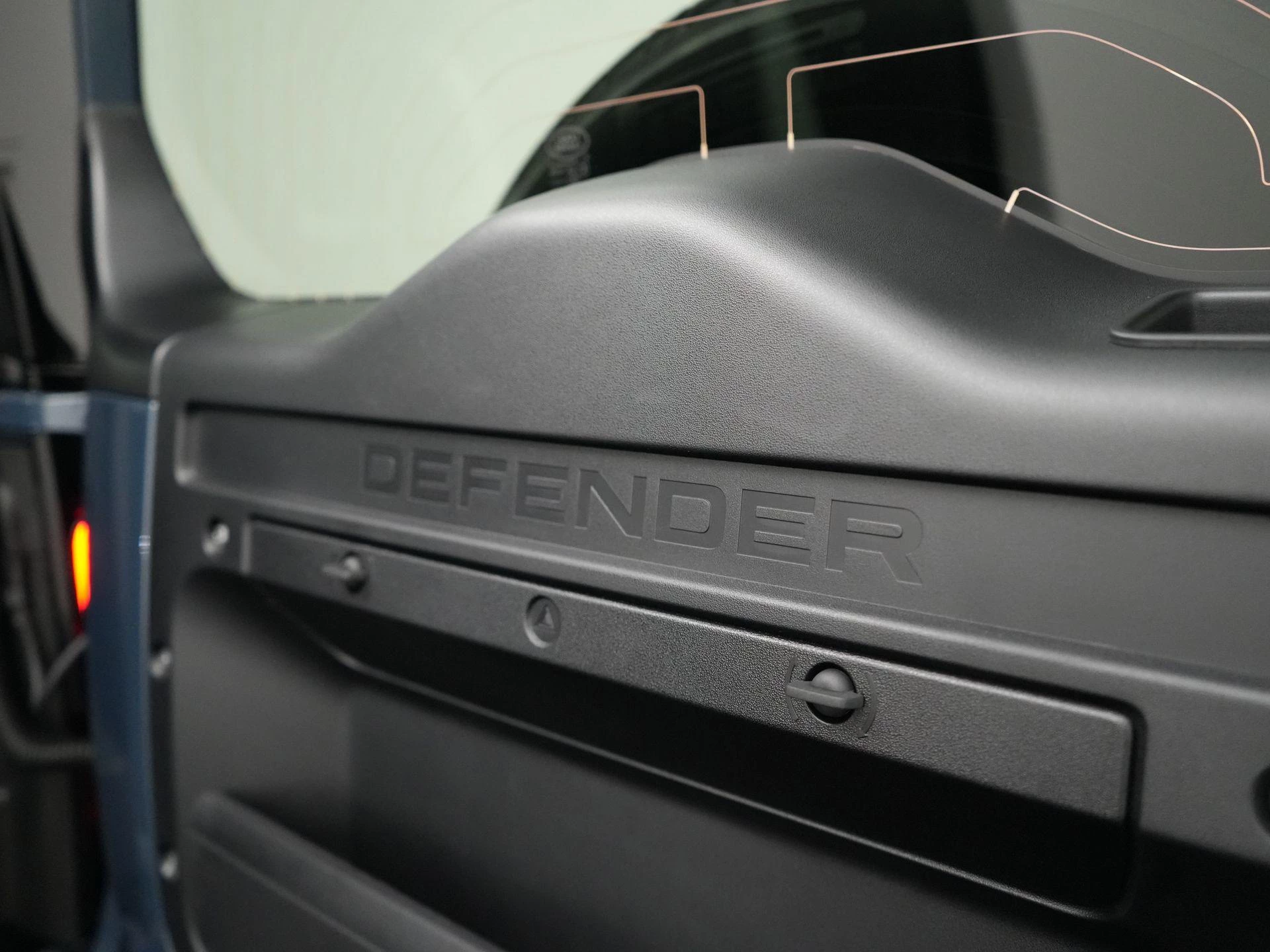 Land Rover-Defender-image-38