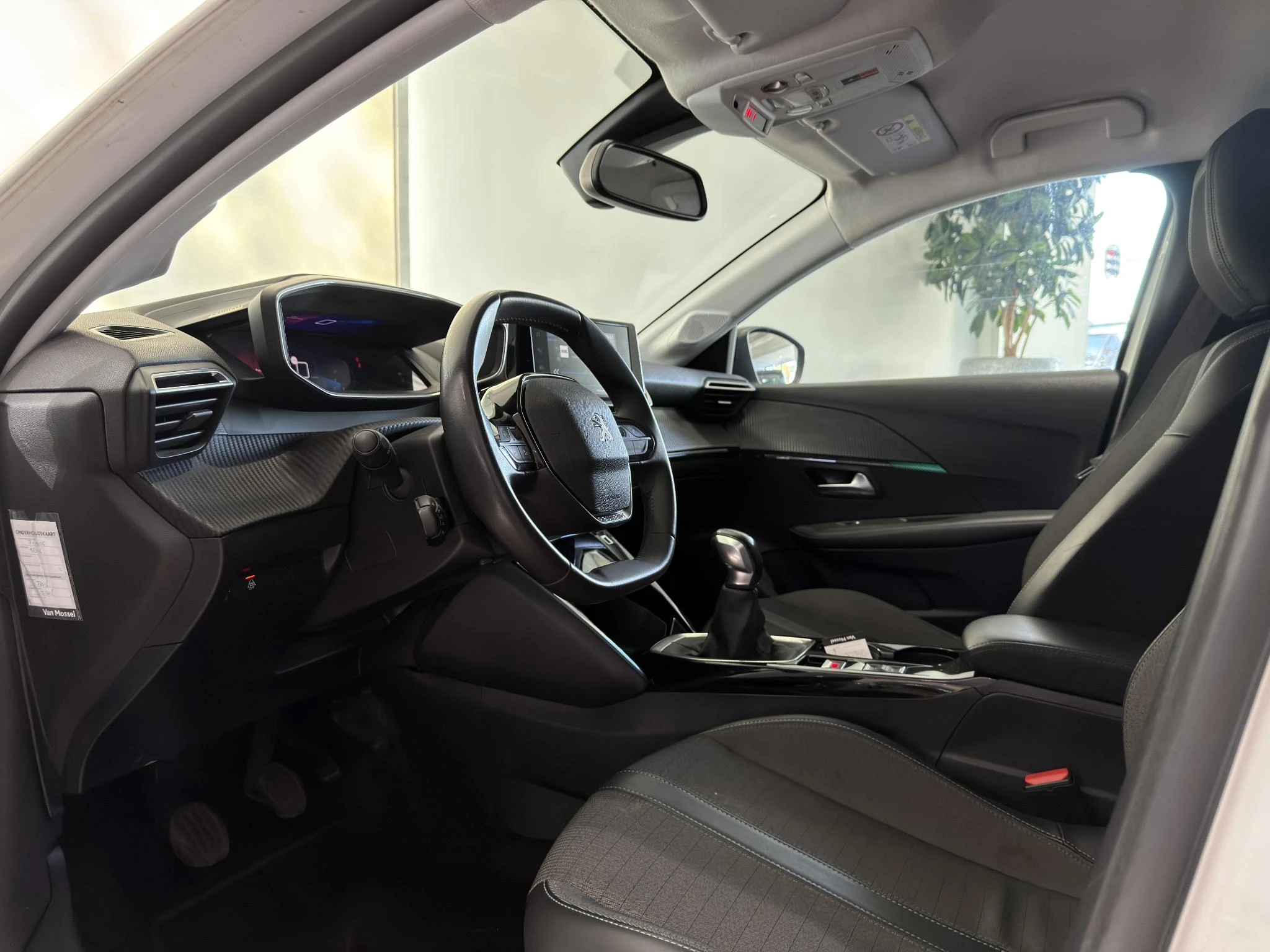 Peugeot-208-image-6