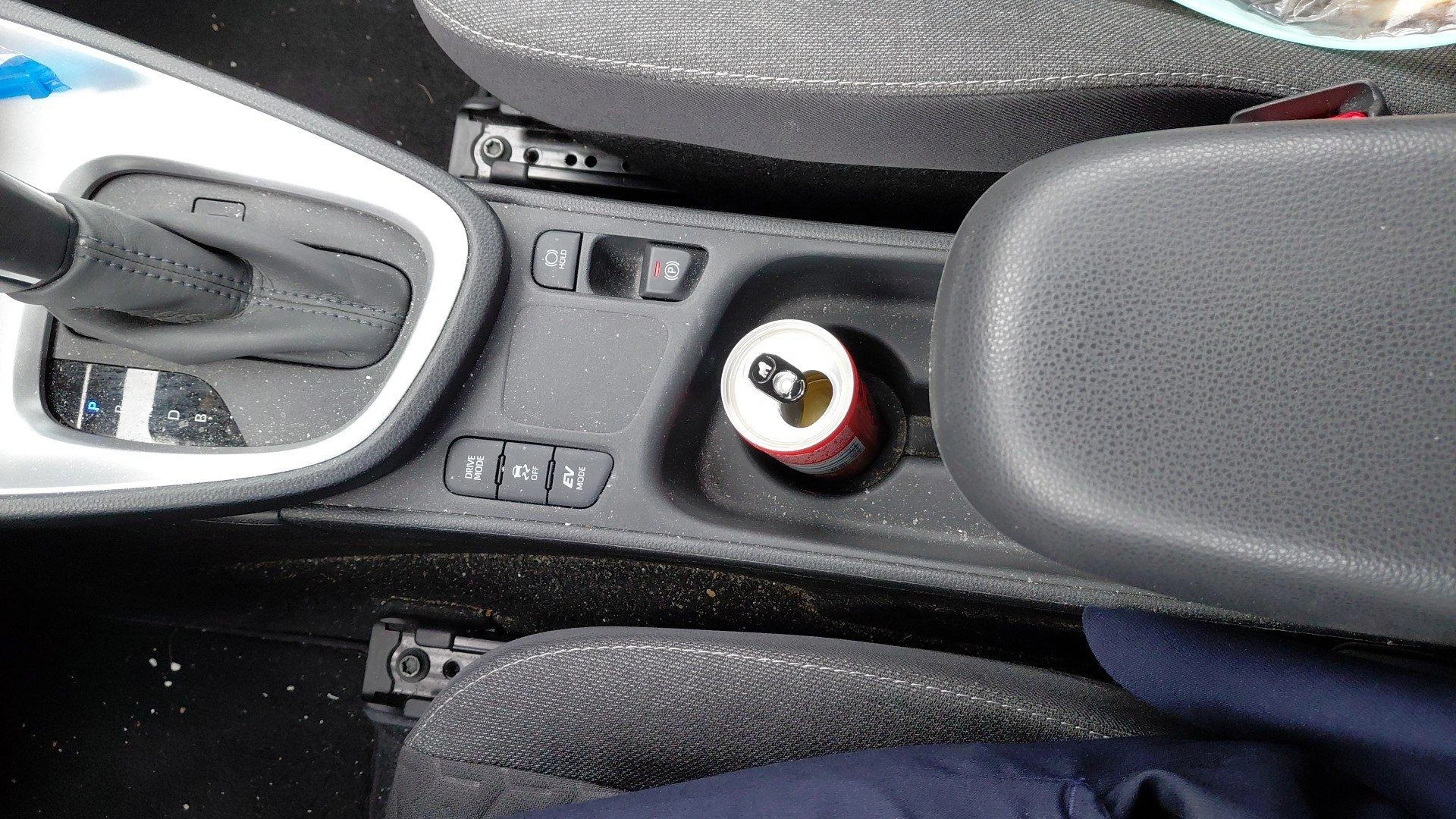 Toyota-Yaris Cross-image-16