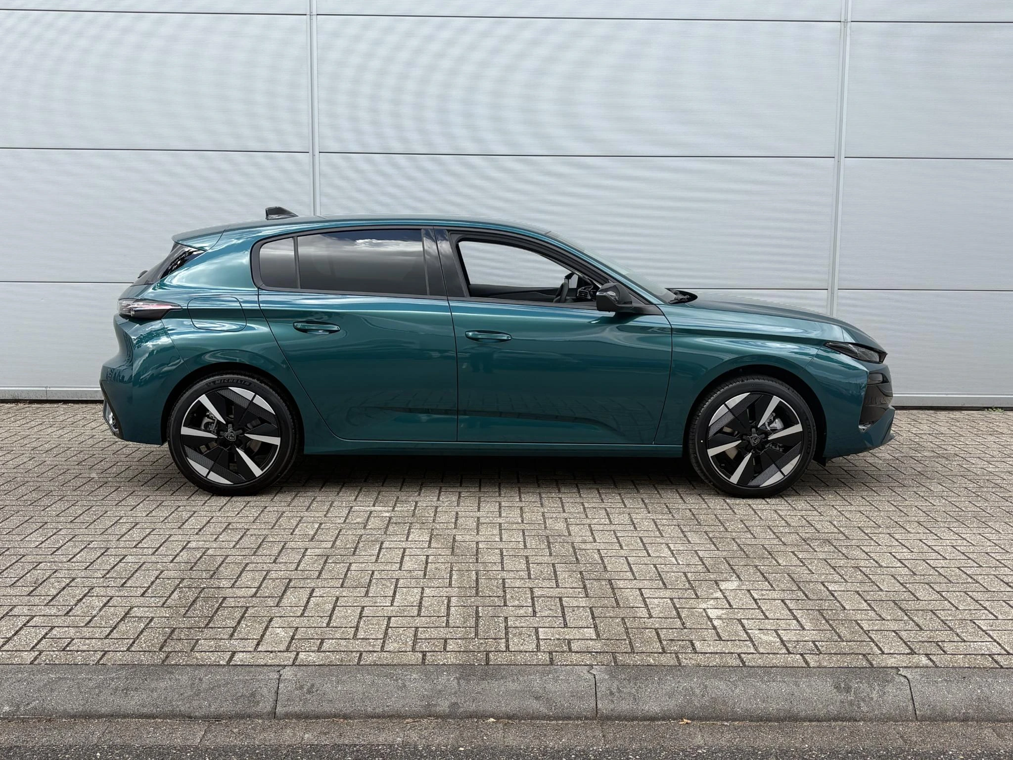 Peugeot-e-308-image-6