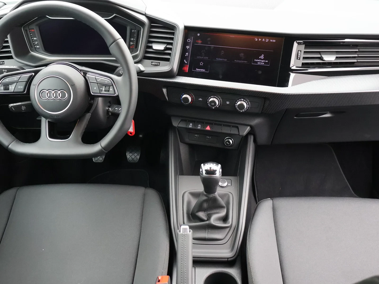 Audi A1 Sportback Audi A1 Sportback Advanced 30 TFSI 85(116) kW(pk) 6 versnellingen / DEMO