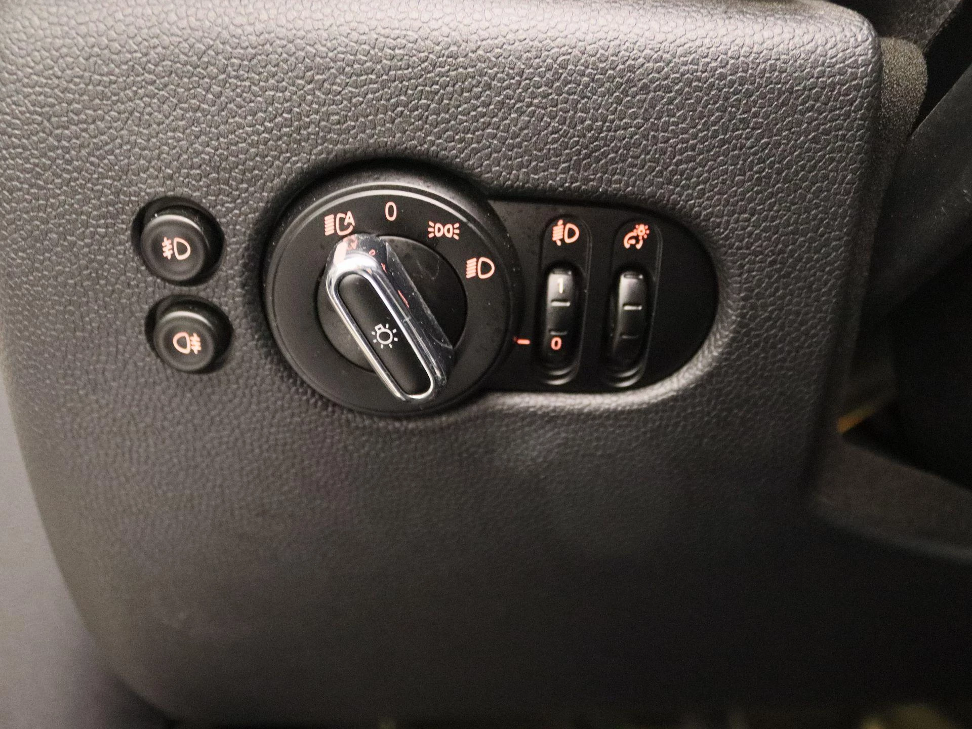 MINI-Cooper Cabrio-image-19