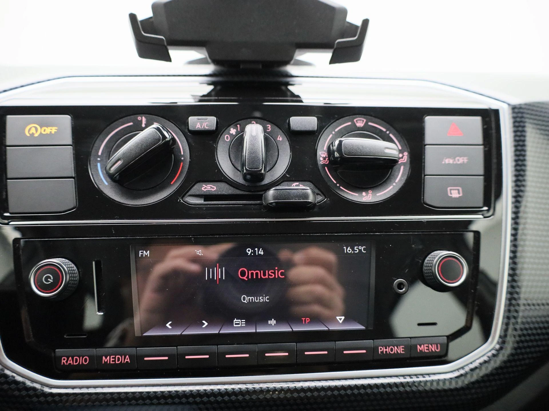 Volkswagen-up!-image-13