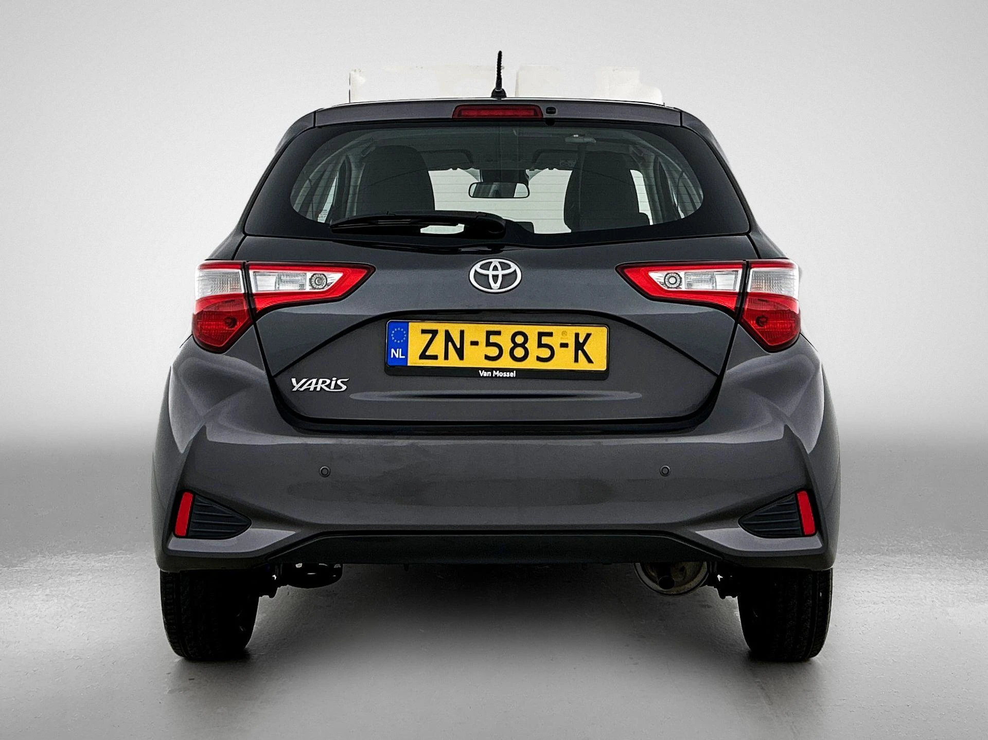 Toyota-Yaris-image-2