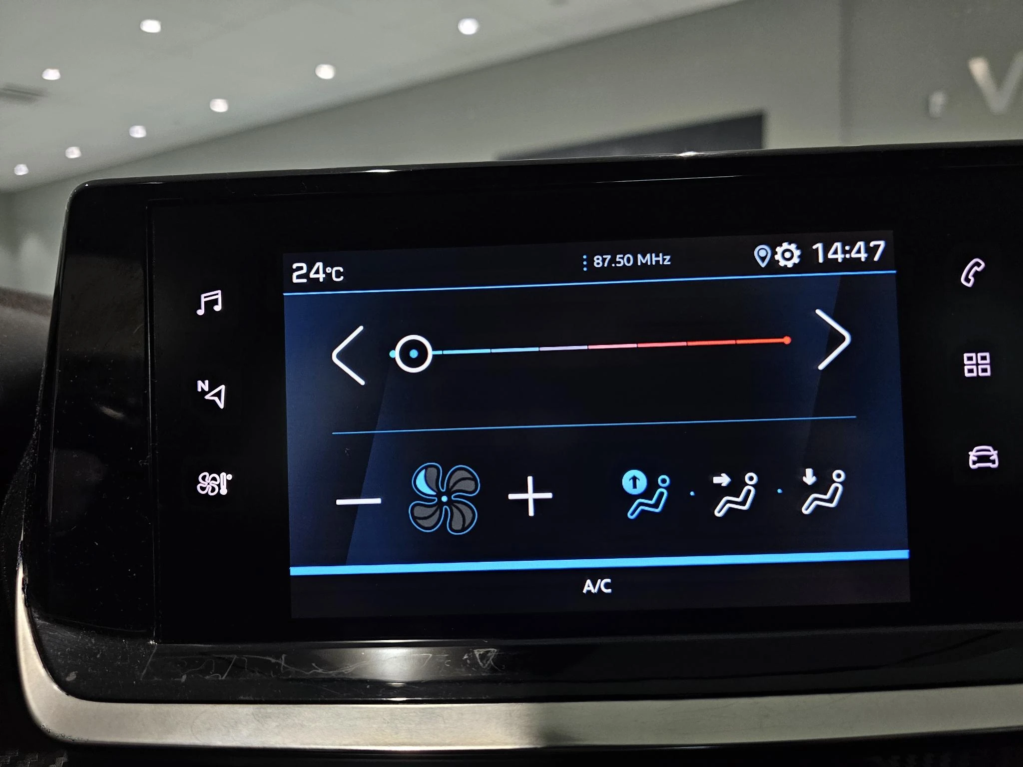 Peugeot-208-image-19