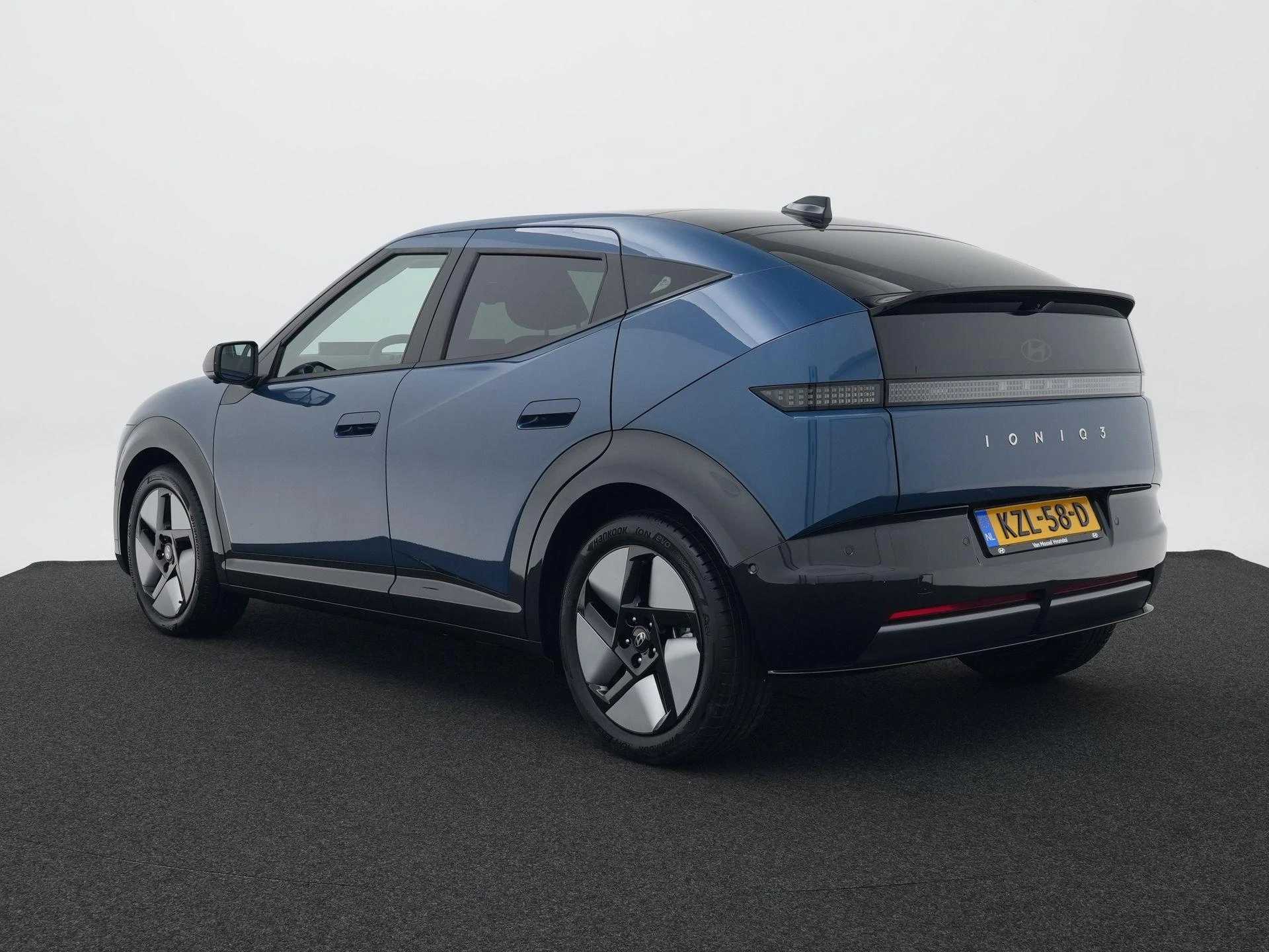 Hyundai-IONIQ 3-image-1