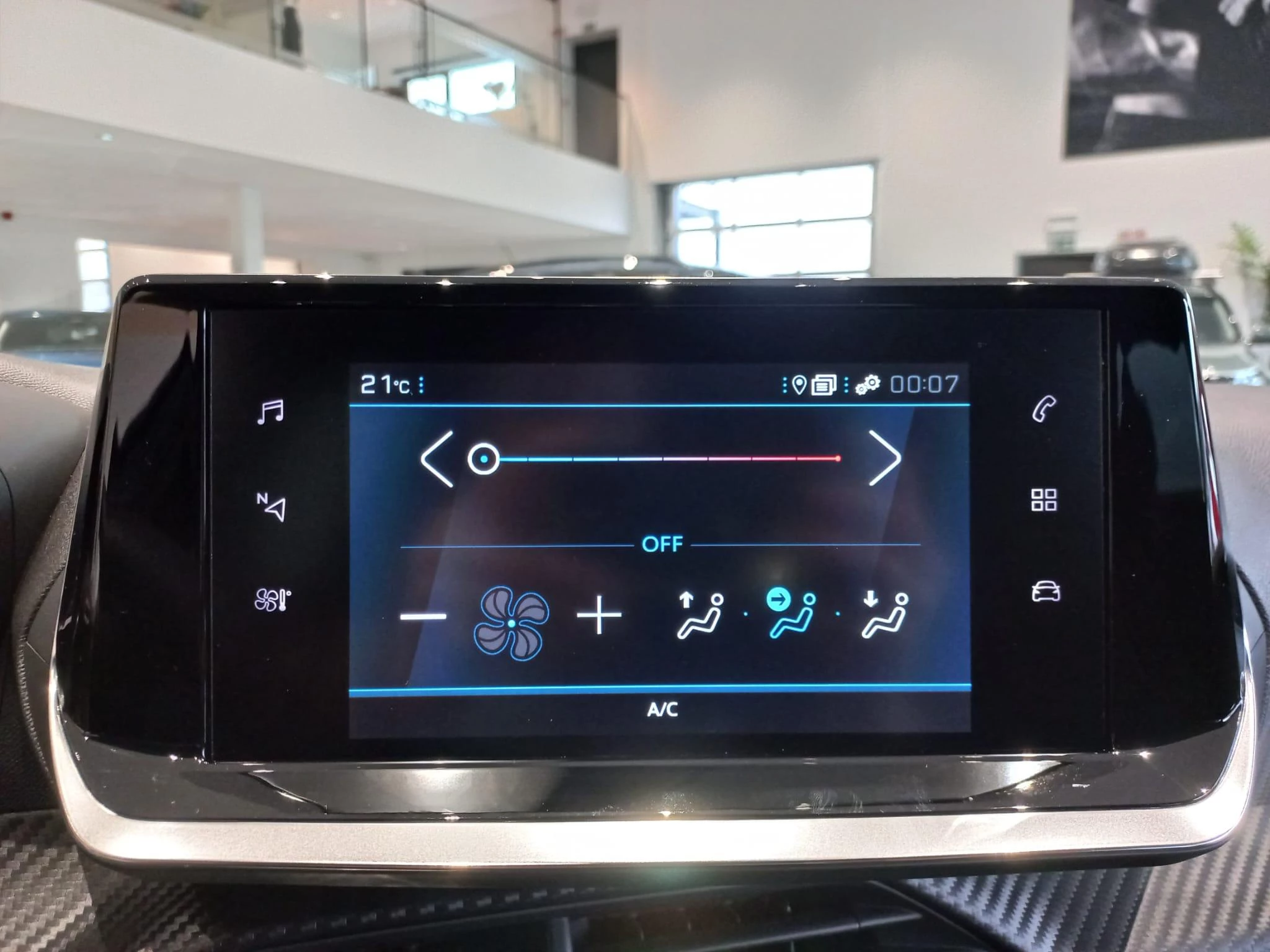 Peugeot-208-image-21