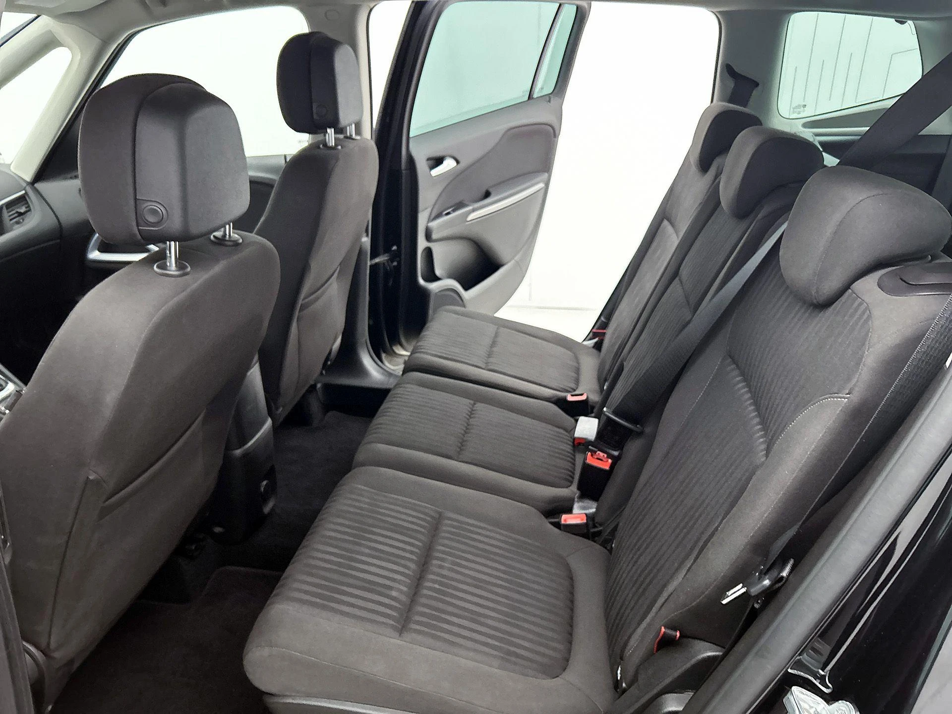Opel-Zafira Tourer-image-26