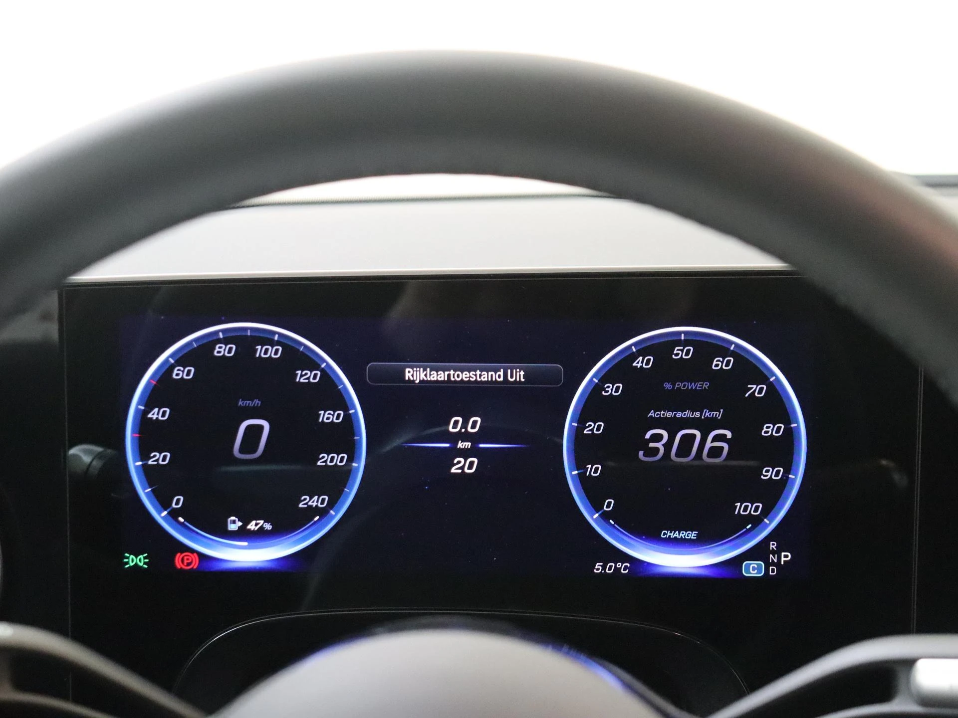 Mercedes-Benz-CLA-image-11