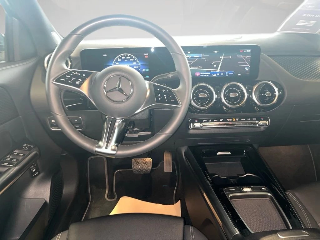 Mercedes-Benz-GLA 200-image-10