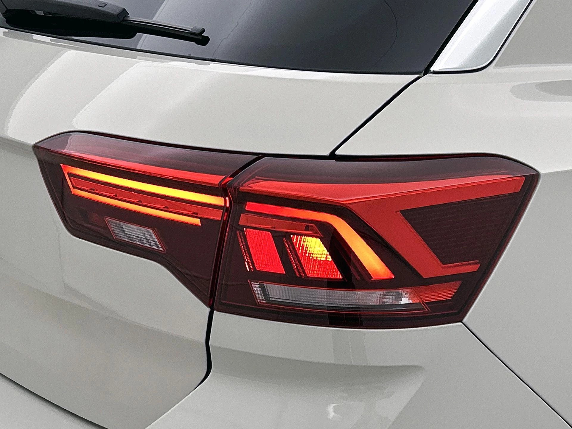 Volkswagen-T-Roc-image-29