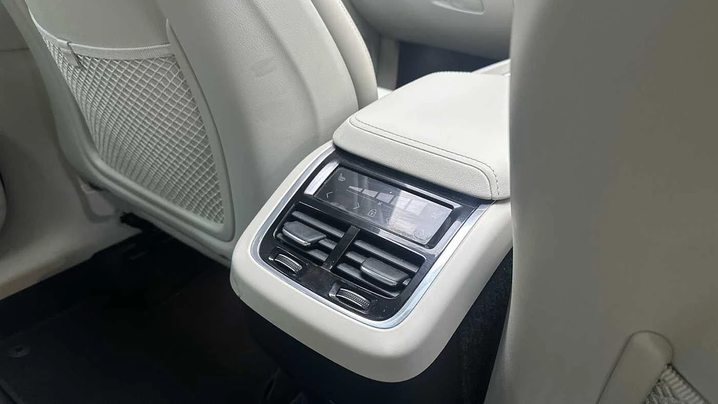 Volvo-XC60-image-25