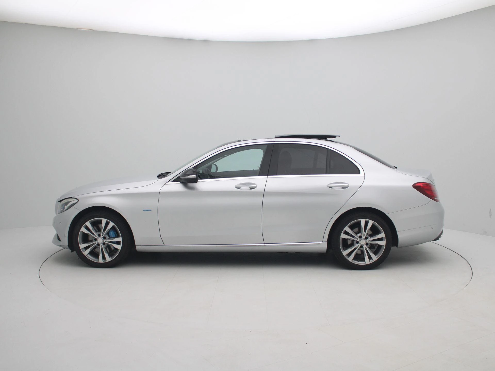 Mercedes-Benz-C-Klasse-image-4