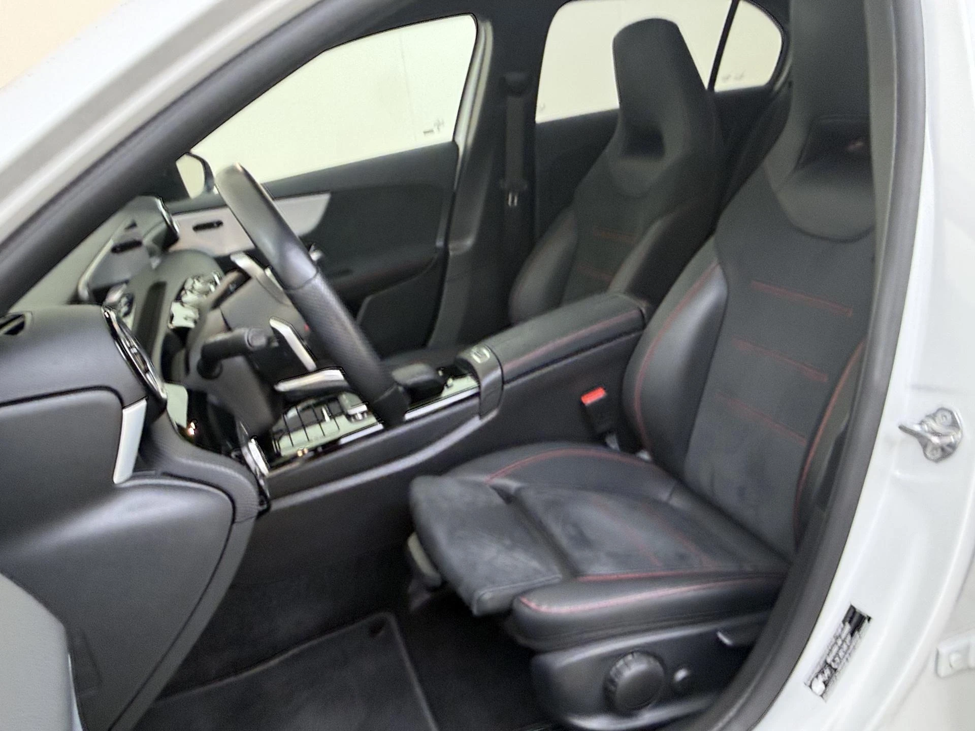 Mercedes-Benz A-Klasse 180 Business Solution AMG
